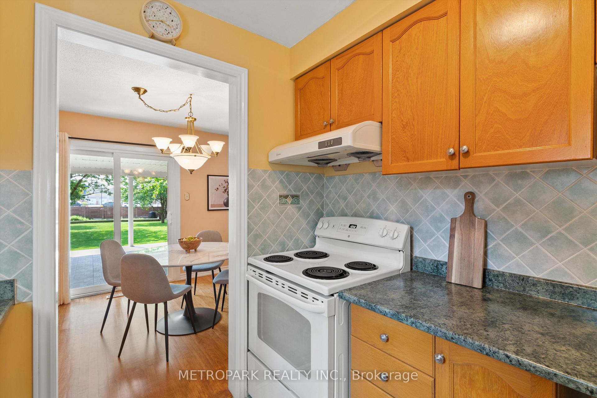 Photo 27 of 7 Miley Drive, Markham, Markville — HOMEH
