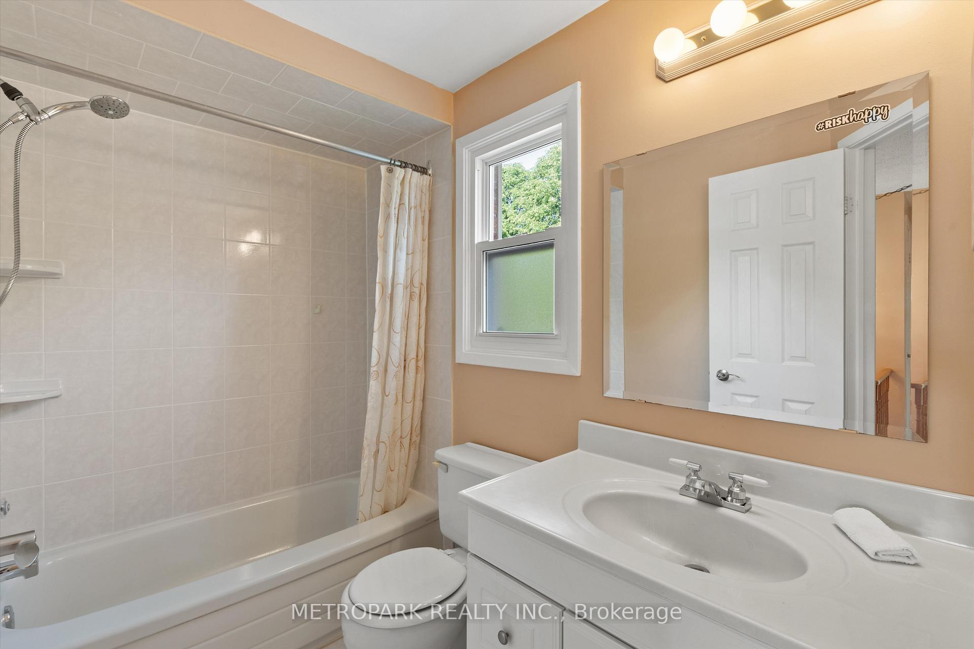 Photo 29 of 7 Miley Drive, Markham, Markville — HOMEH
