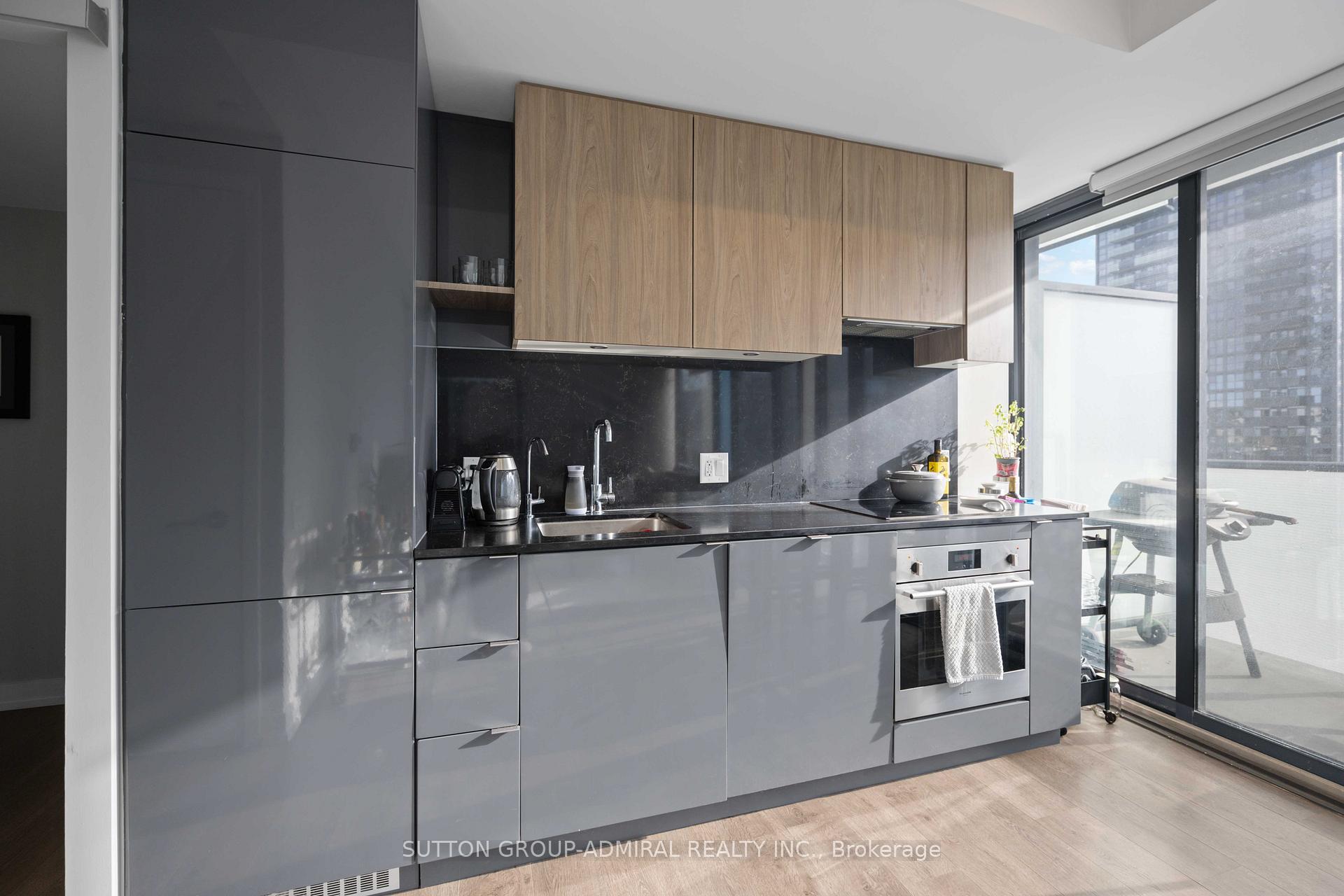 Photo 9 of Unit 1012, 161 Roehampton Avenue, Toronto, Mount Pleasant West — HOMEH