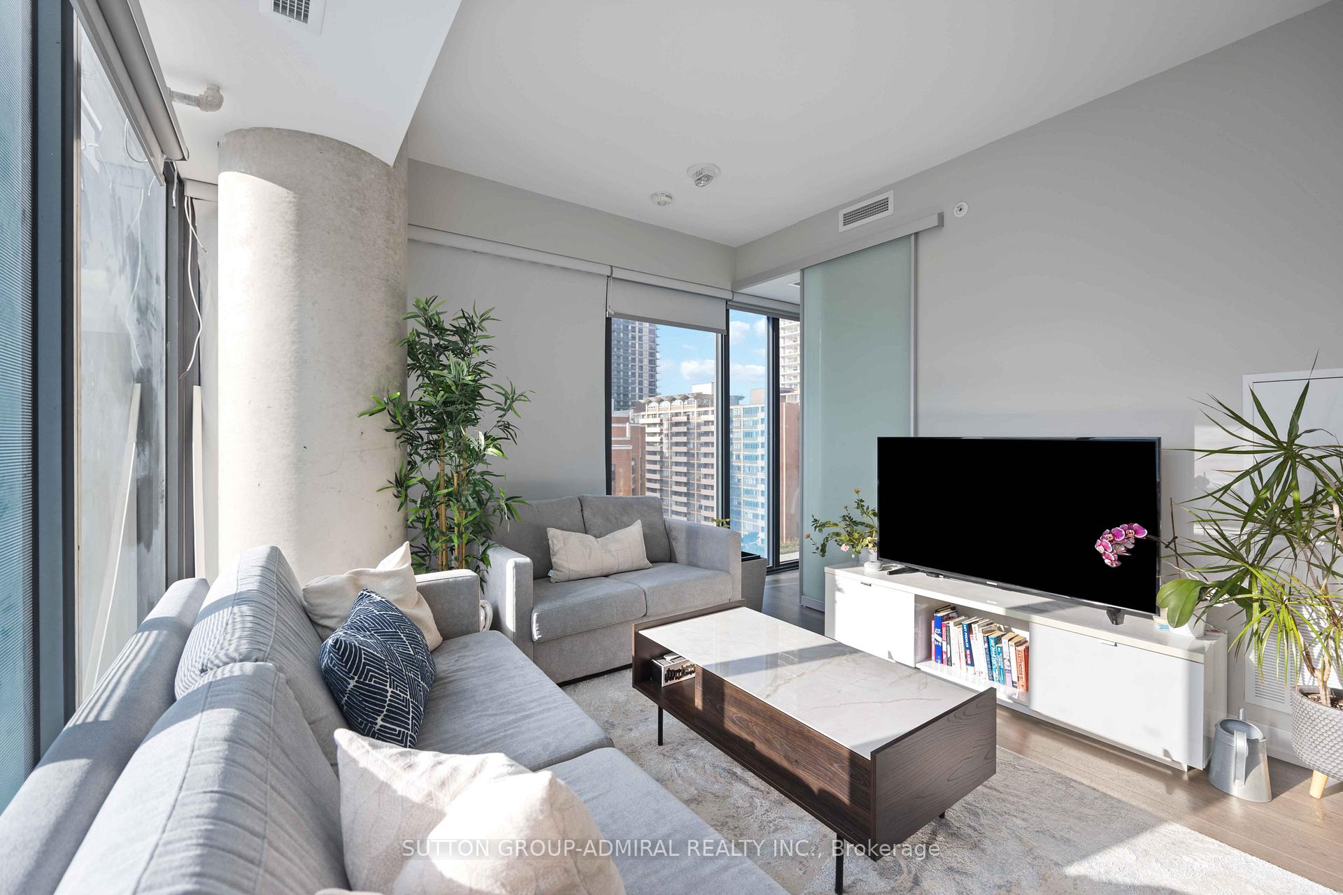 Photo 6 of Unit 1012, 161 Roehampton Avenue, Toronto, Mount Pleasant West — HOMEH