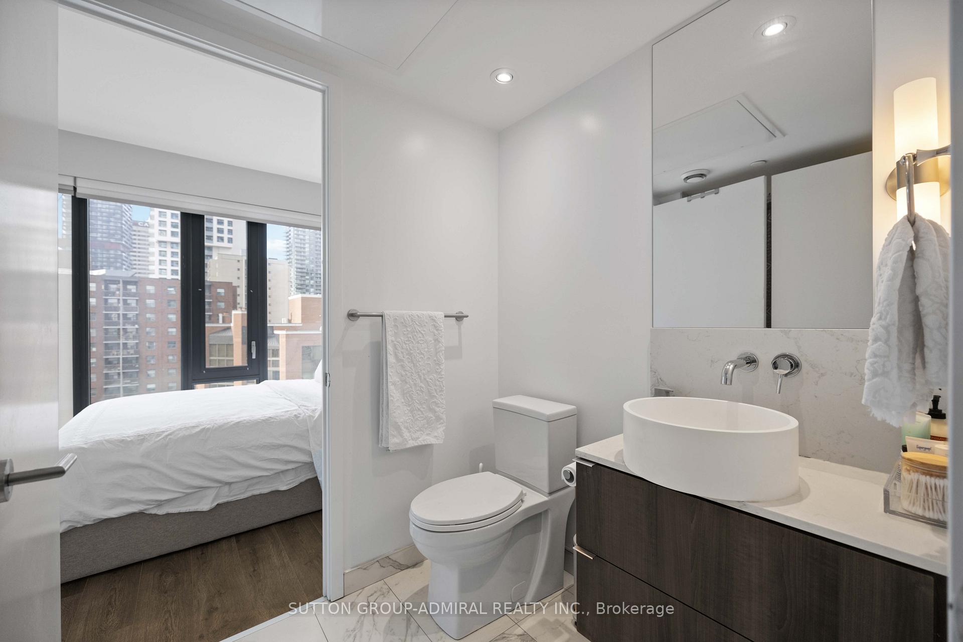 Photo 13 of Unit 1012, 161 Roehampton Avenue, Toronto, Mount Pleasant West — HOMEH