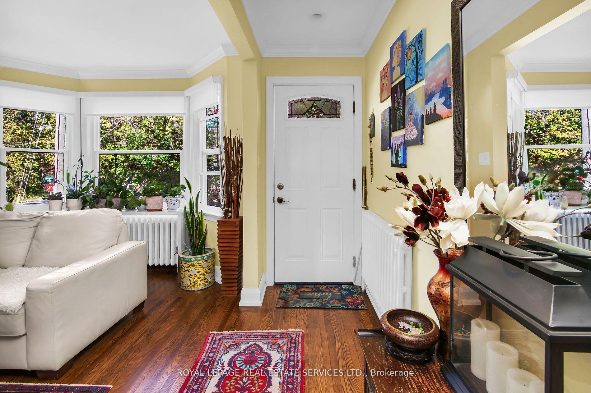 Photo 3 of 29 Connaught Avenue, Aurora, Aurora Village — HOMEH