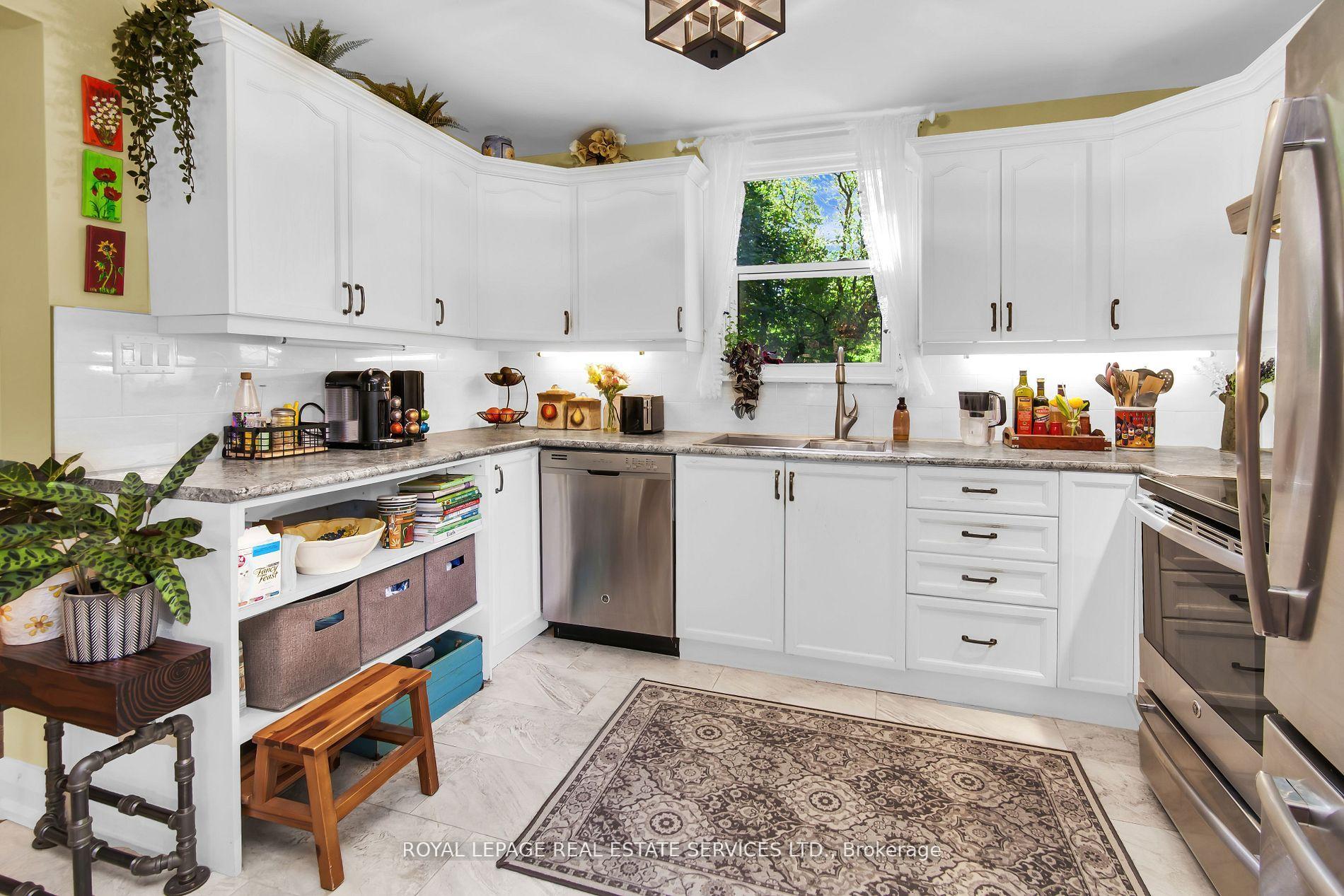 Photo 16 of 29 Connaught Avenue, Aurora, Aurora Village — HOMEH
