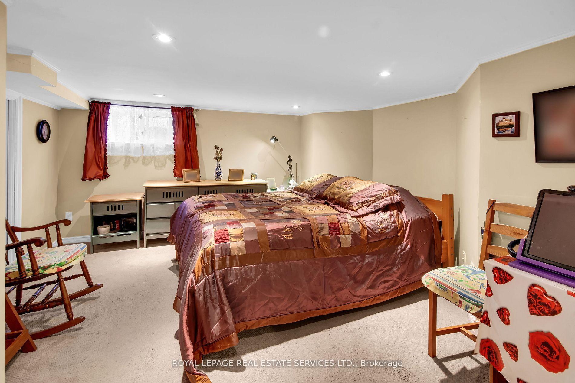 Photo 34 of 29 Connaught Avenue, Aurora, Aurora Village — HOMEH