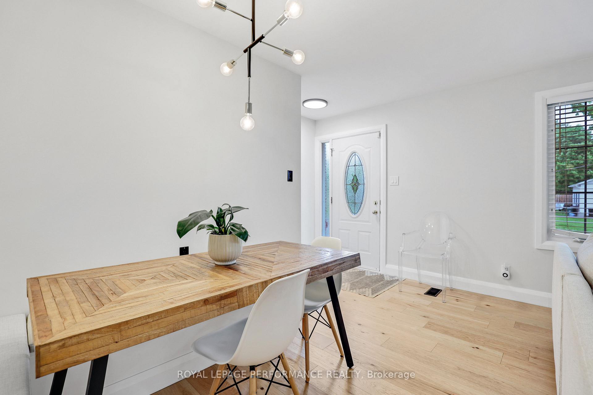 Photo 3 of 907 Elsett Drive, Ottawa, Elmvale Acres/Urbandale — HOMEH