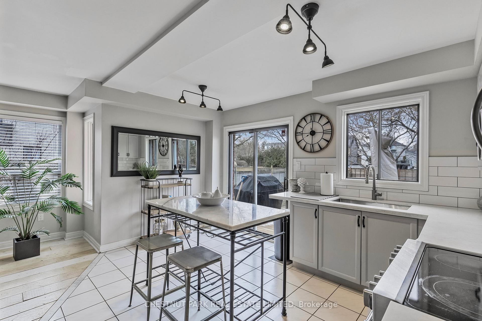 Photo 9 of 2270 Taylorwoods Boulevard, Innisfil, Alcona — HOMEH