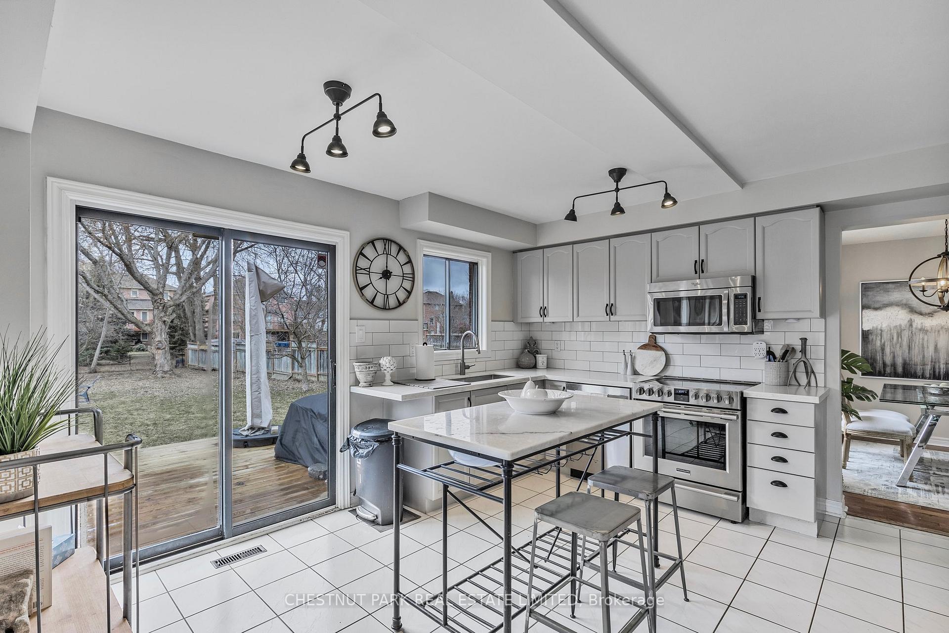 Photo 12 of 2270 Taylorwoods Boulevard, Innisfil, Alcona — HOMEH