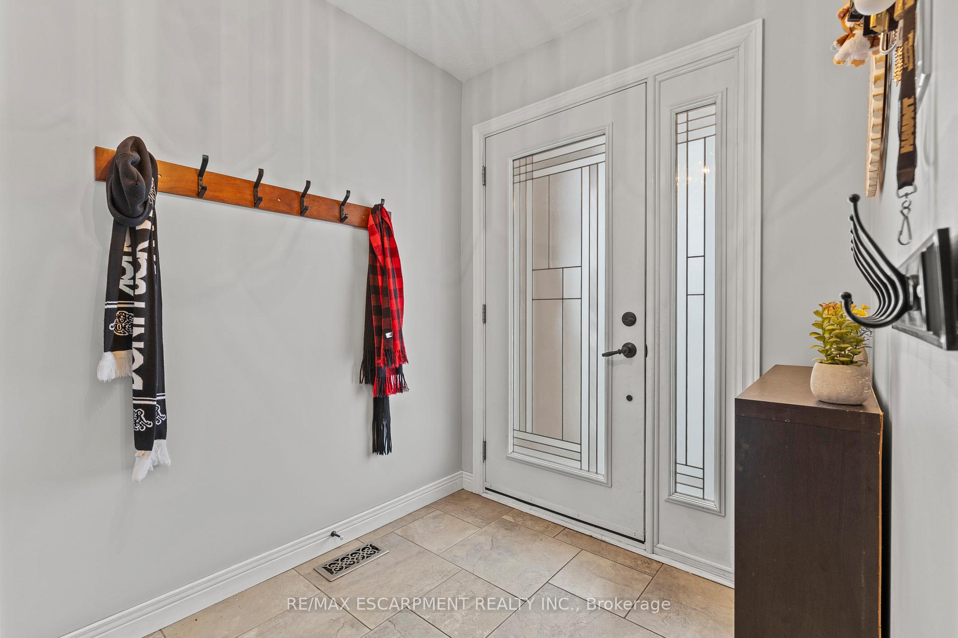 Photo 5 of 332 Highridge Avenue, Hamilton, Riverdale — HOMEH