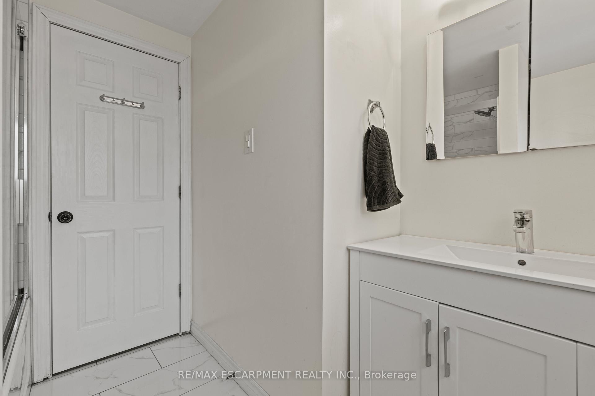 Photo 15 of 332 Highridge Avenue, Hamilton, Riverdale — HOMEH
