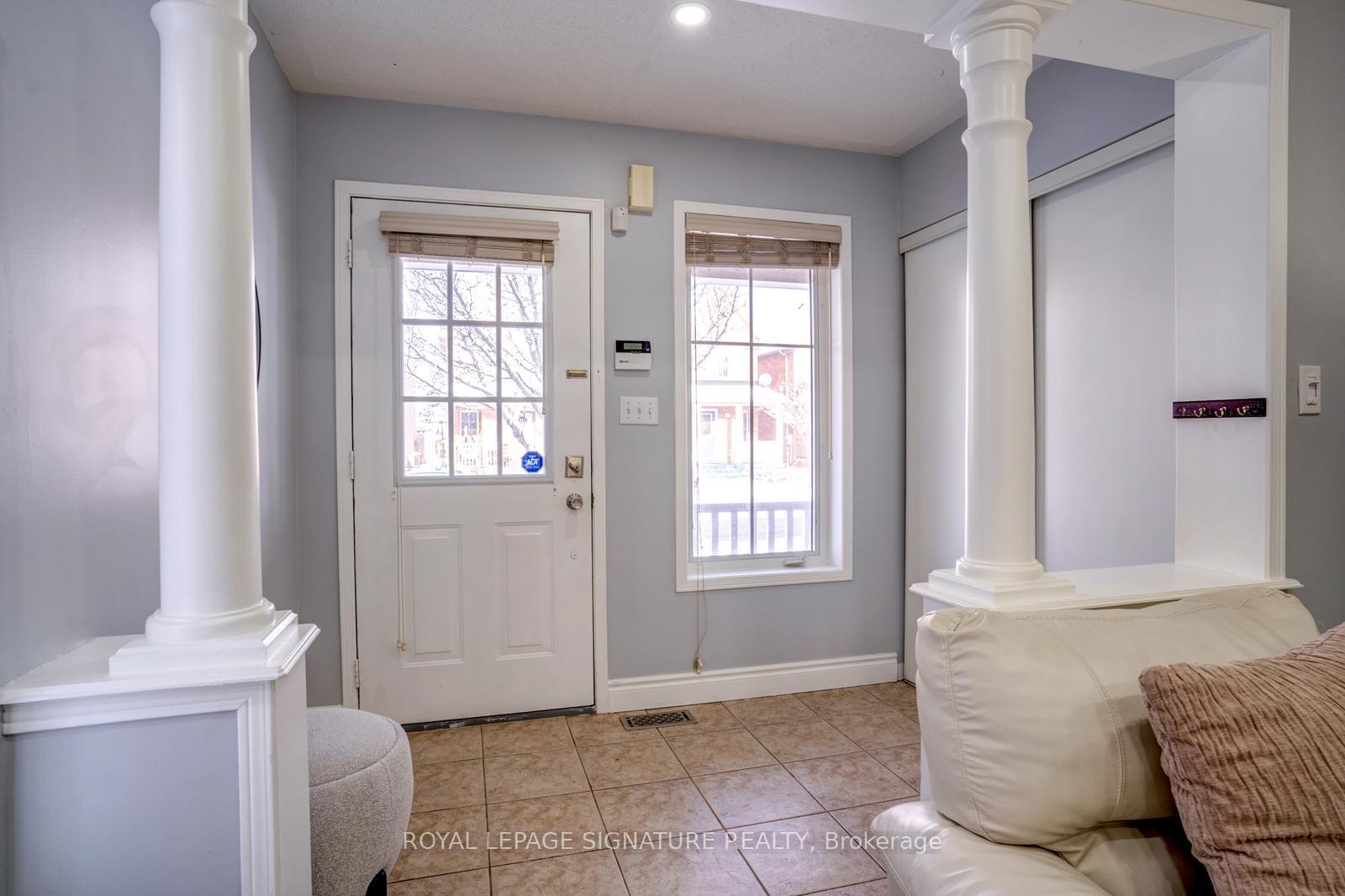 Photo 5 of 33 Tansley Crescent, Ajax, Northeast Ajax — HOMEH