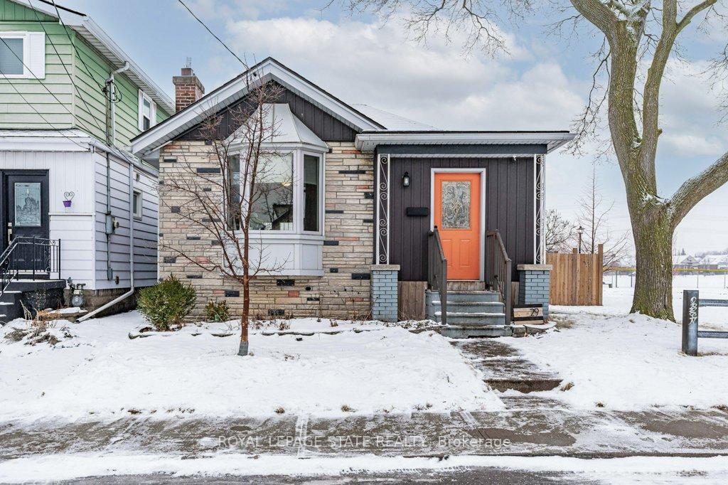 Photo 4 of 29 Weir Street S, Hamilton, Bartonville — HOMEH