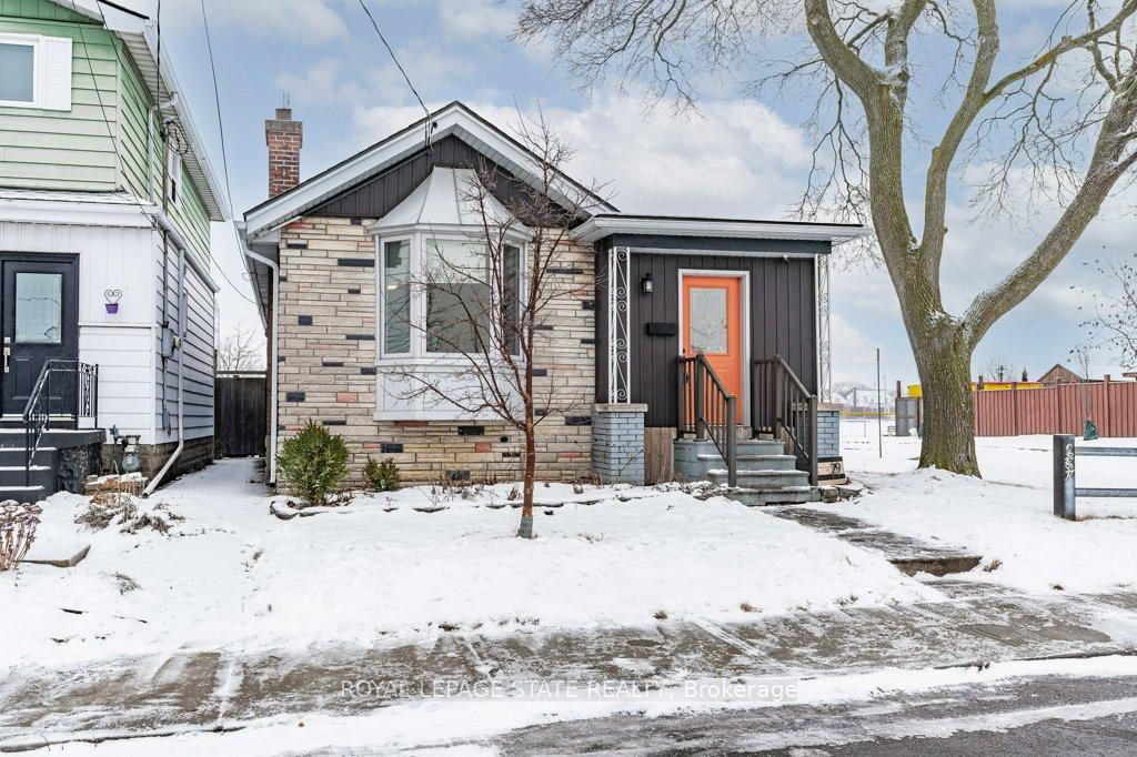 Photo 2 of 29 Weir Street S, Hamilton, Bartonville — HOMEH