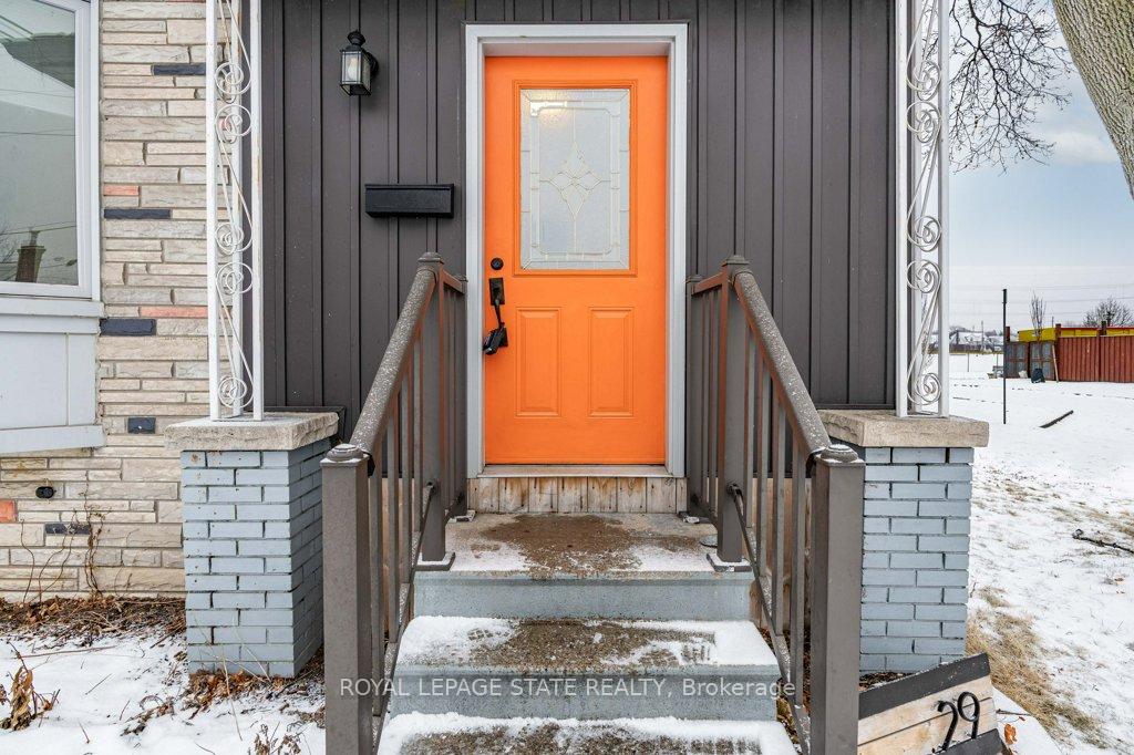 Photo 7 of 29 Weir Street S, Hamilton, Bartonville — HOMEH