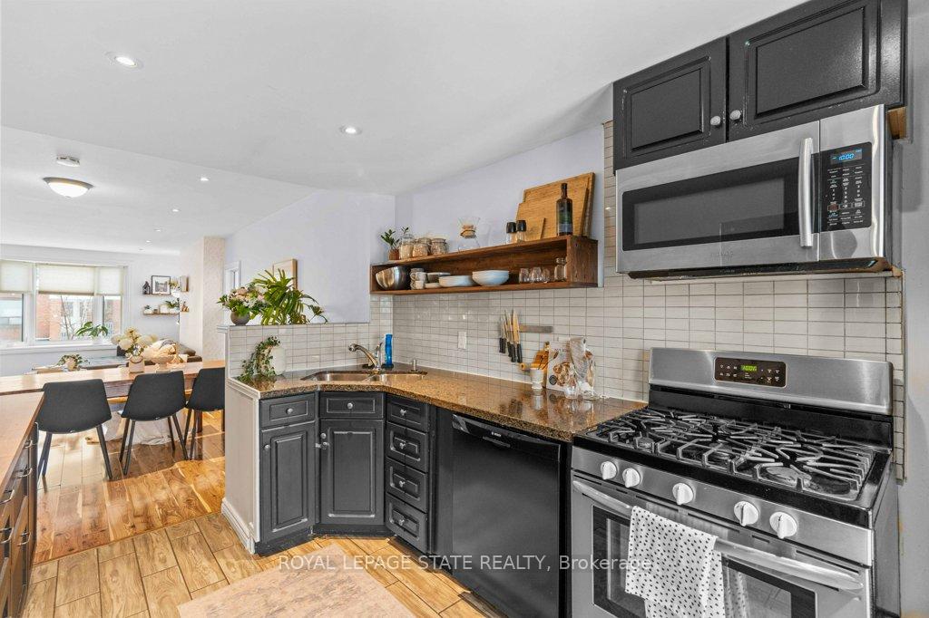 Photo 21 of 29 Weir Street S, Hamilton, Bartonville — HOMEH