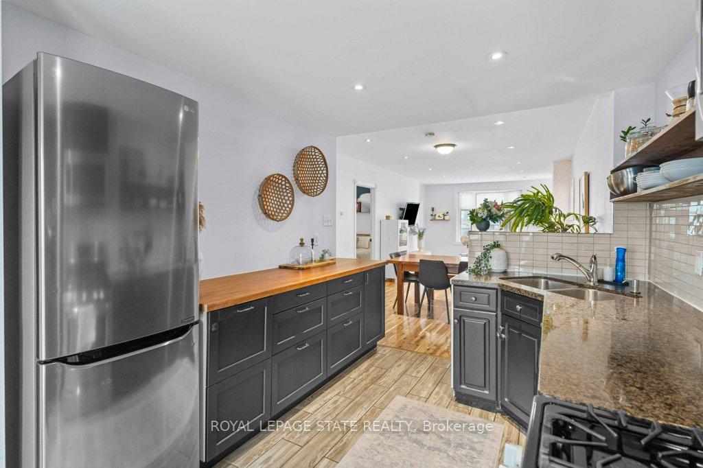 Photo 25 of 29 Weir Street S, Hamilton, Bartonville — HOMEH