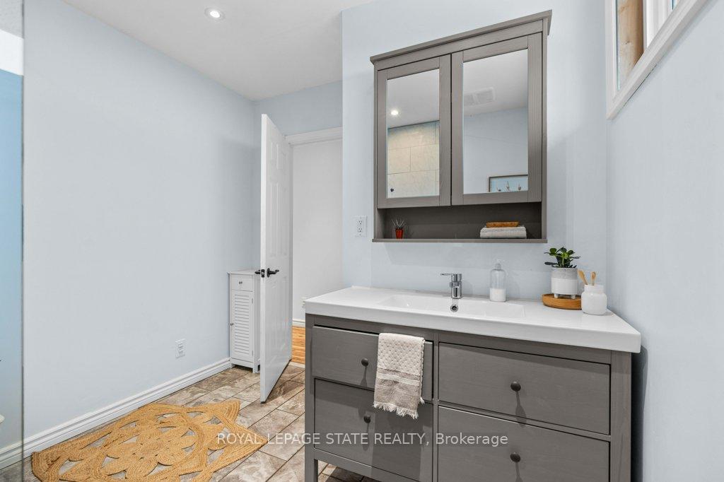 Photo 30 of 29 Weir Street S, Hamilton, Bartonville — HOMEH