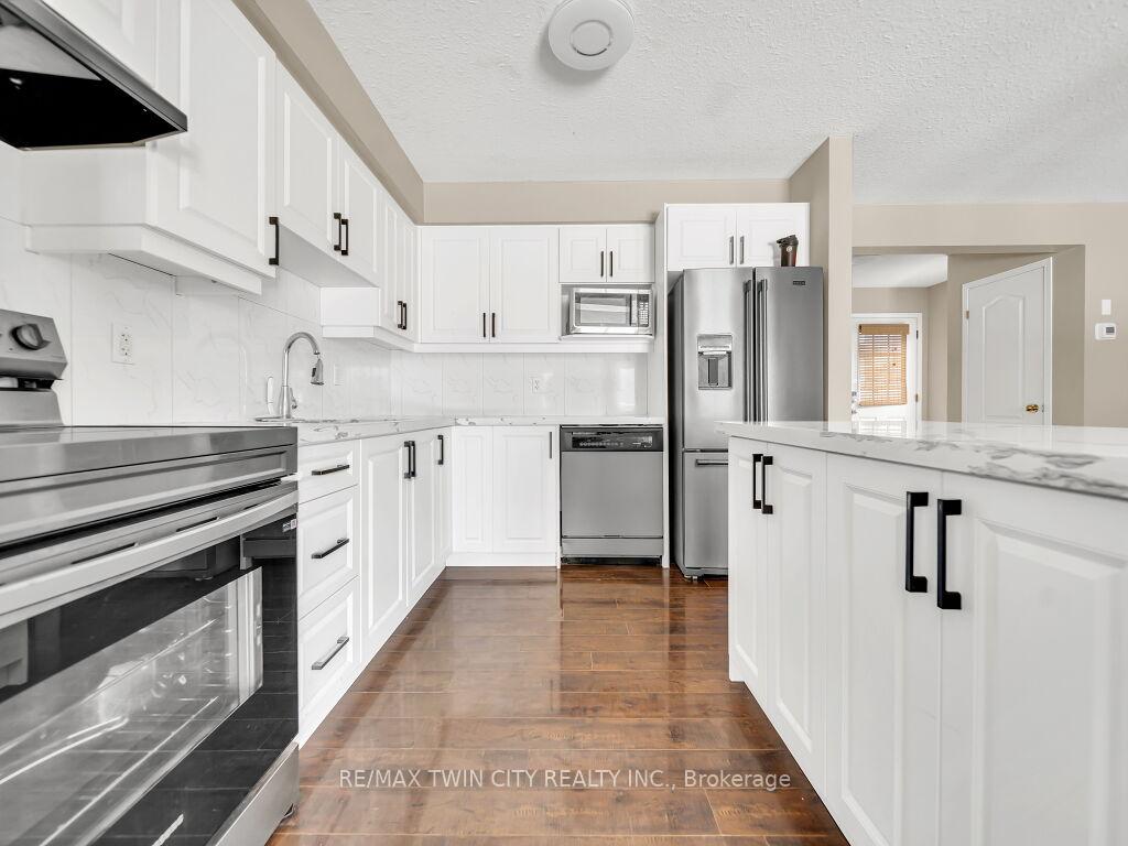 Photo 8 of 142 Snowdrop Crescent, Kitchener, Larentian West — HOMEH