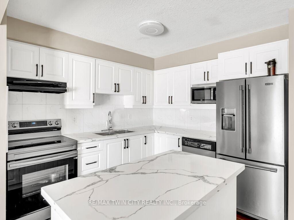 Photo 15 of 142 Snowdrop Crescent, Kitchener, Larentian West — HOMEH