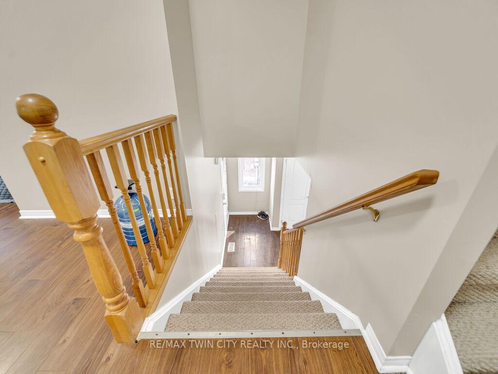 Photo 18 of 142 Snowdrop Crescent, Kitchener, Larentian West — HOMEH