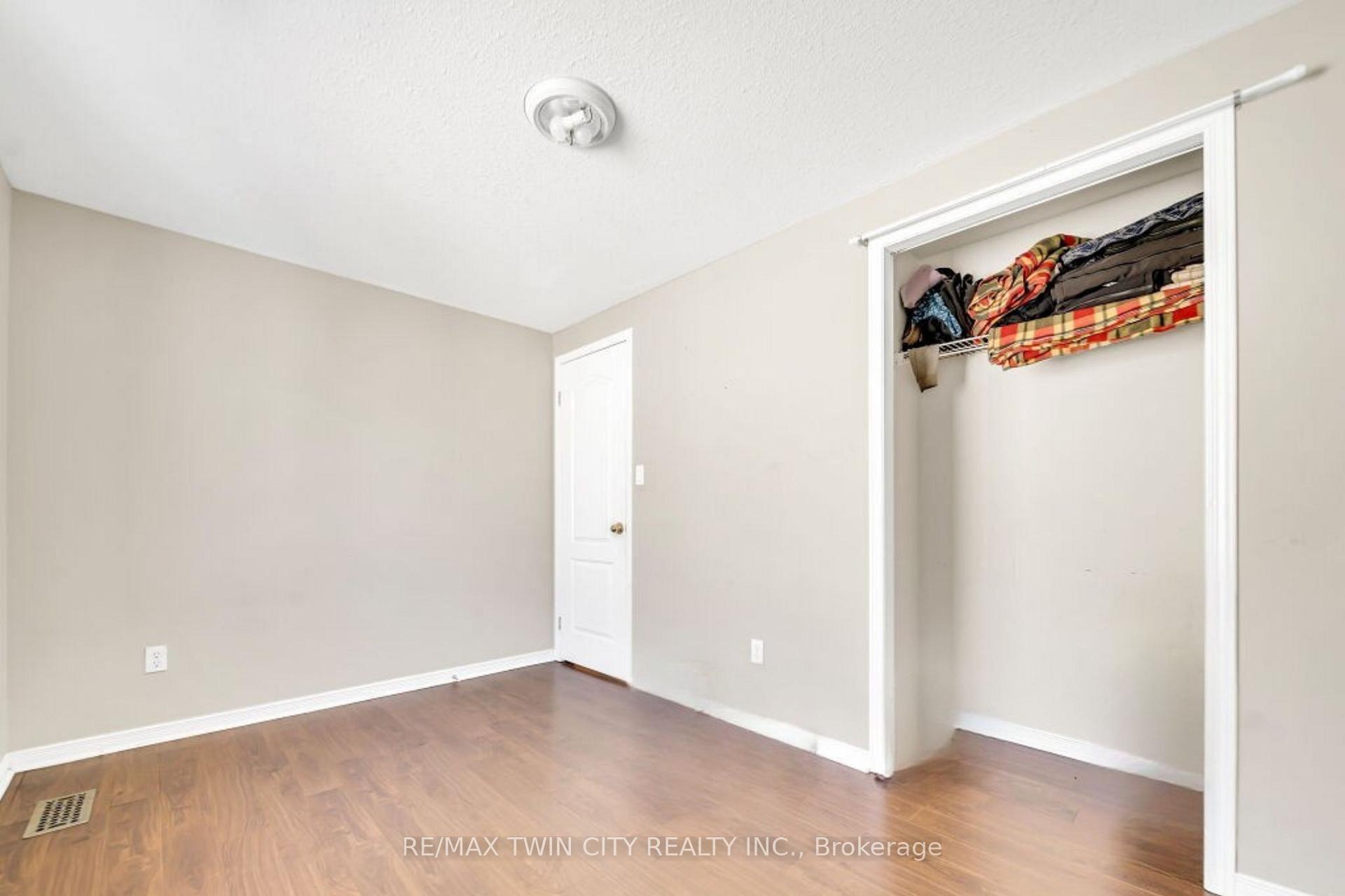 Photo 30 of 142 Snowdrop Crescent, Kitchener, Larentian West — HOMEH