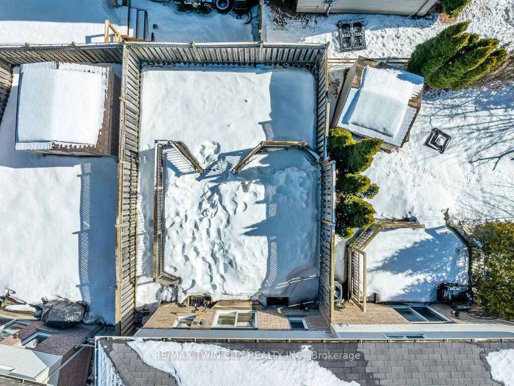 Photo 25 of 142 Snowdrop Crescent, Kitchener, Larentian West — HOMEH