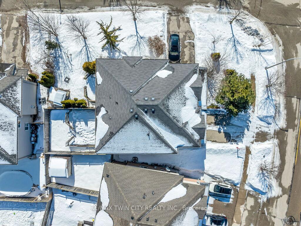 Photo 29 of 142 Snowdrop Crescent, Kitchener, Larentian West — HOMEH