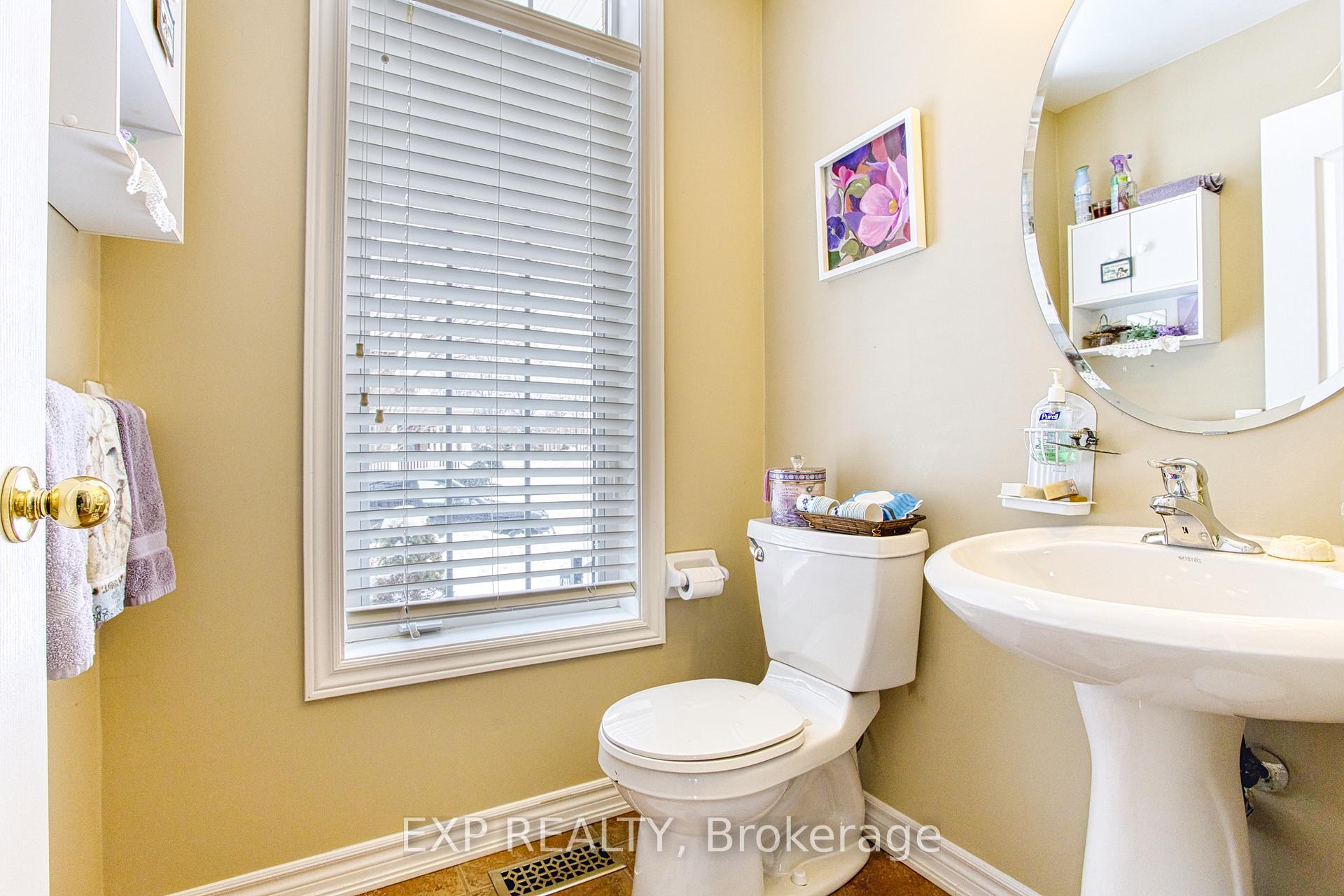 Photo 5 of 35 Northampton Boulevard, Hamilton, Winona Park — HOMEH