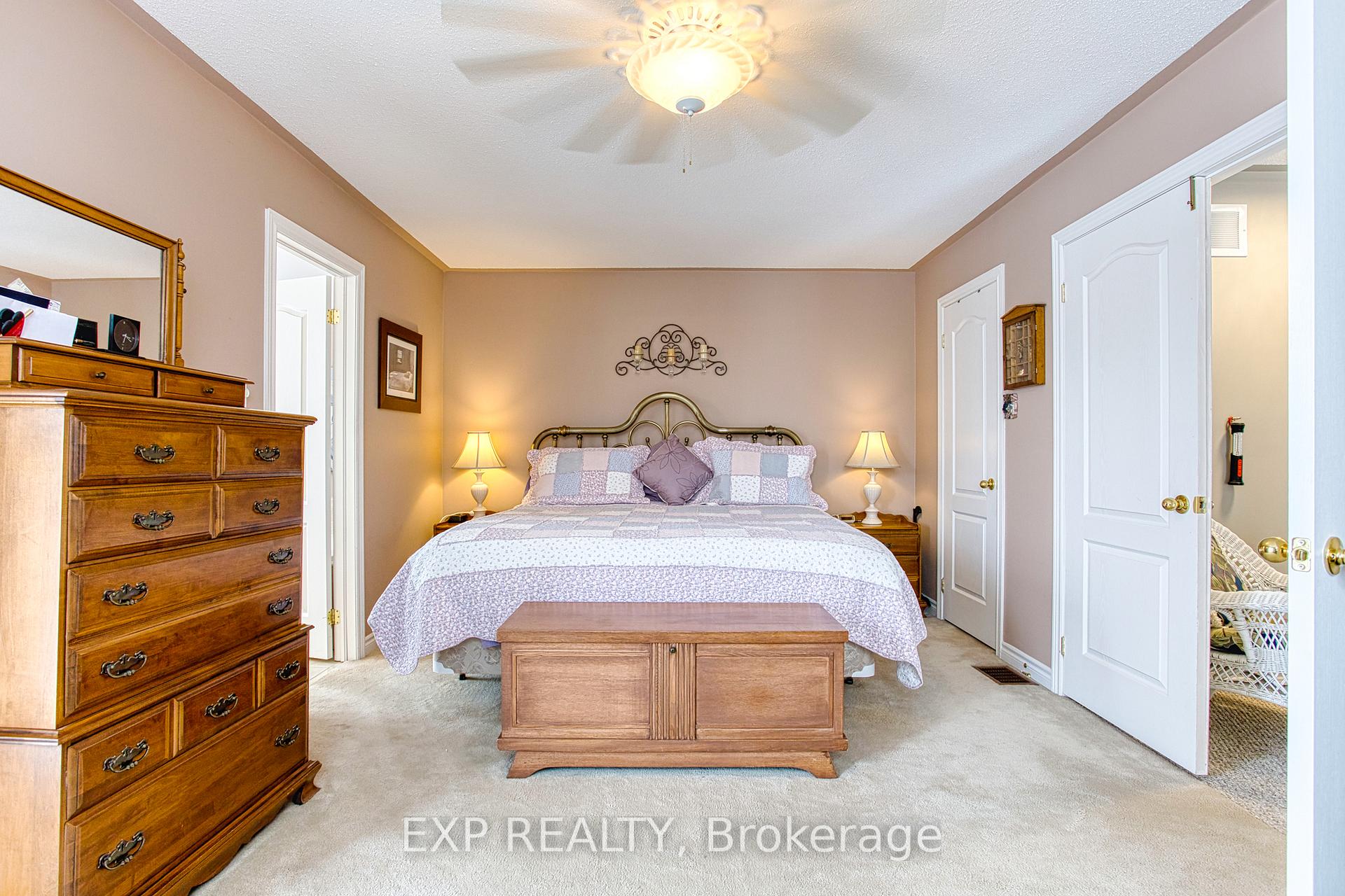Photo 10 of 35 Northampton Boulevard, Hamilton, Winona Park — HOMEH