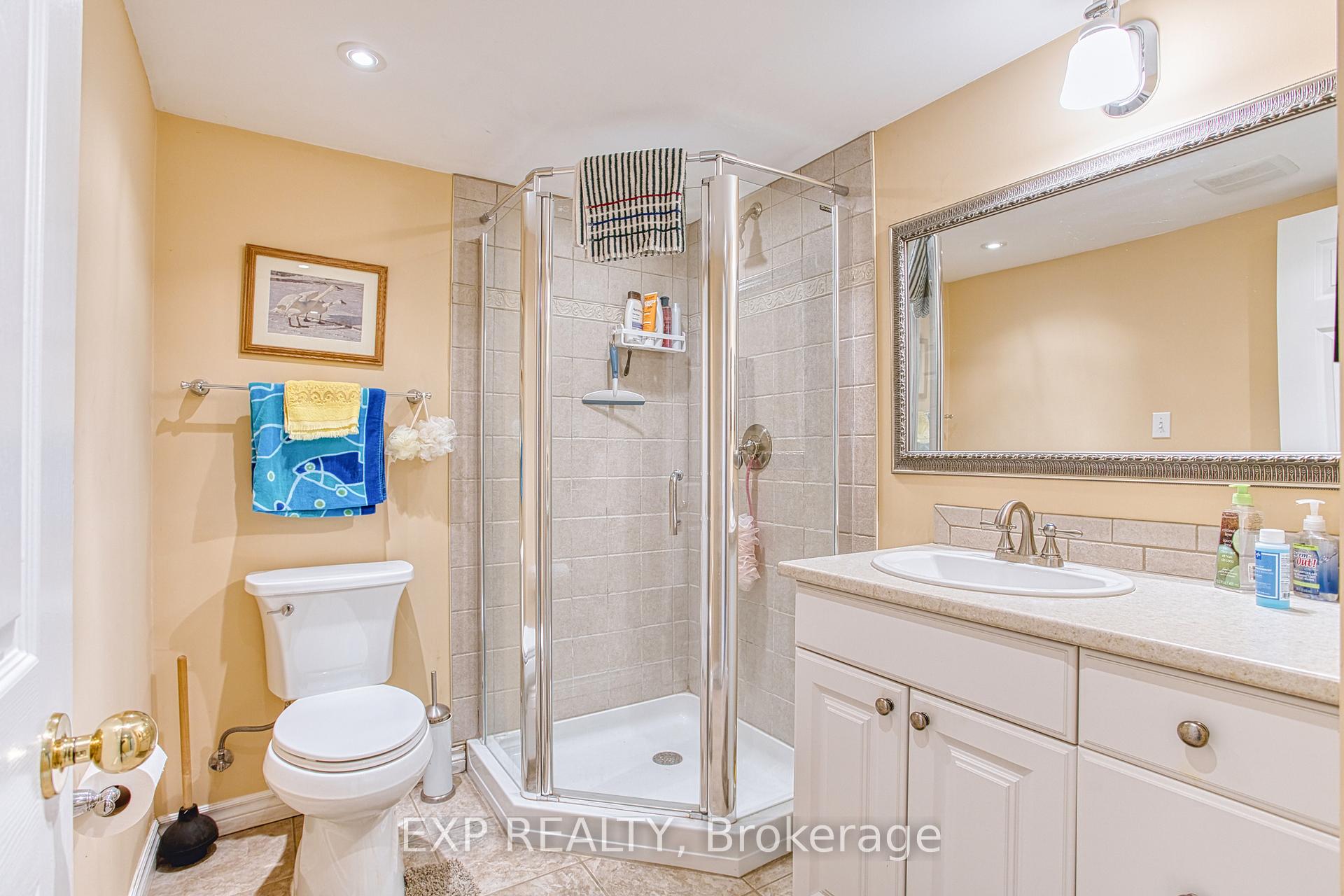 Photo 38 of 35 Northampton Boulevard, Hamilton, Winona Park — HOMEH