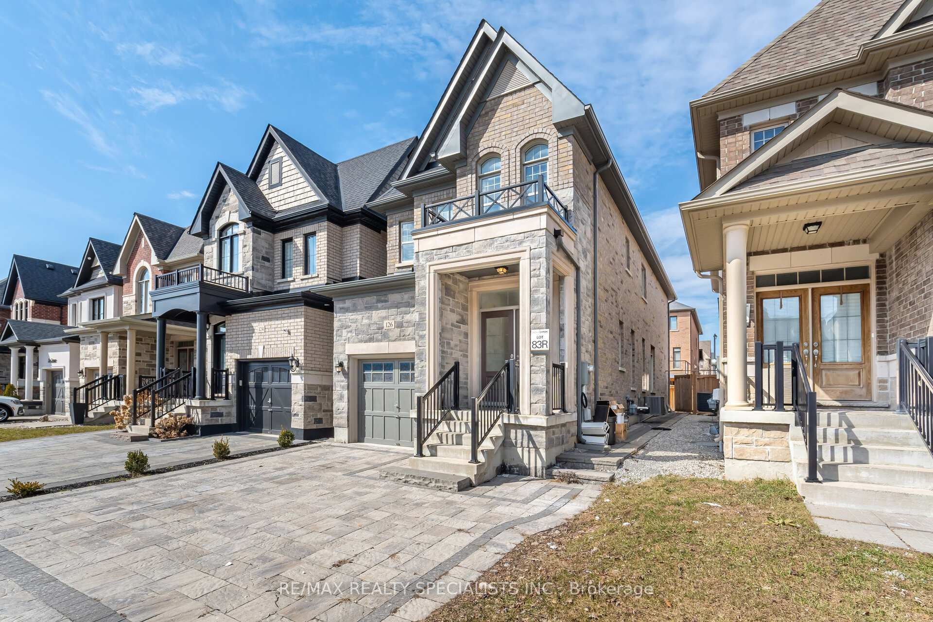 Photo 3 of 126 Algoma Drive, Vaughan, Kleinburg — HOMEH