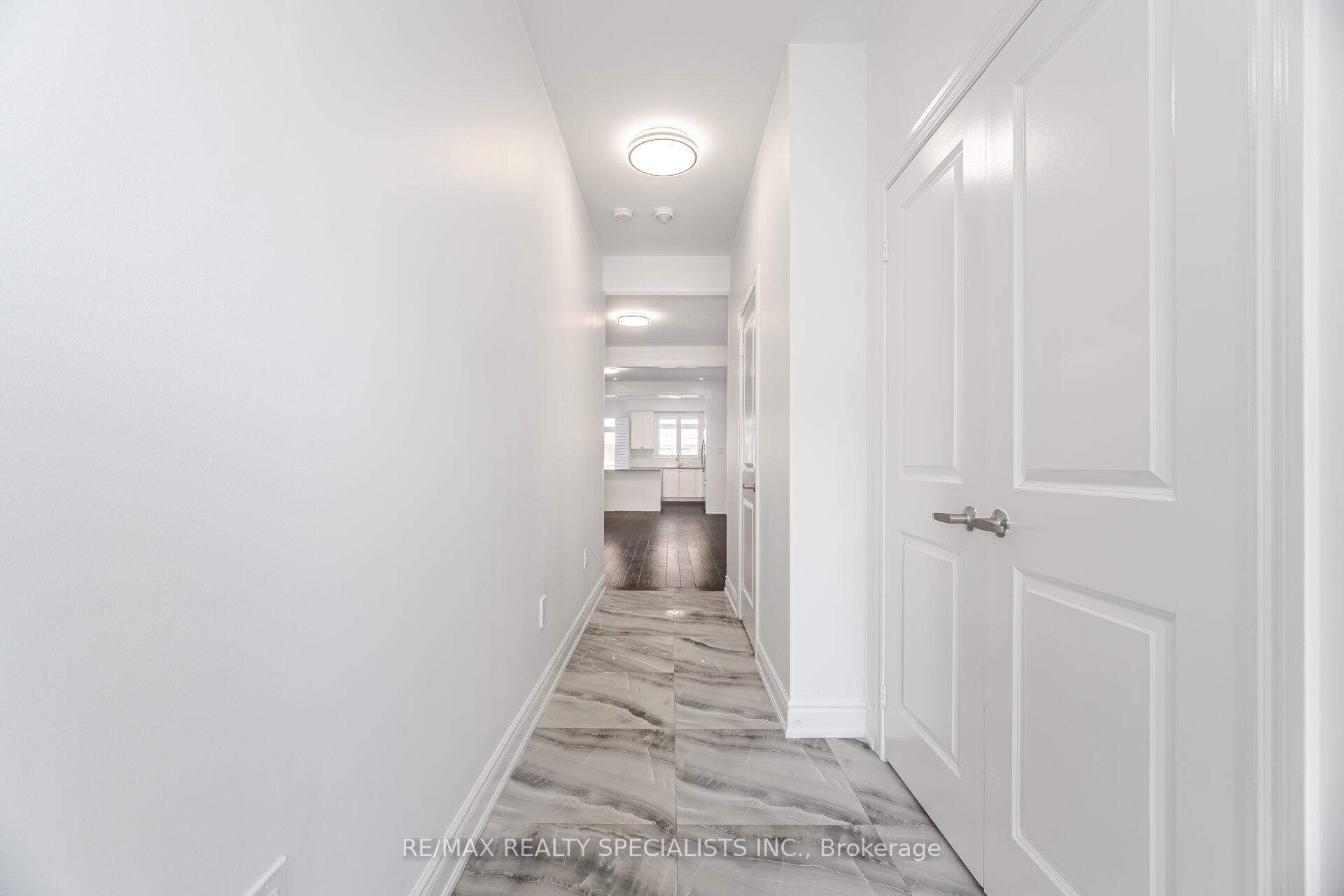 Photo 2 of 126 Algoma Drive, Vaughan, Kleinburg — HOMEH