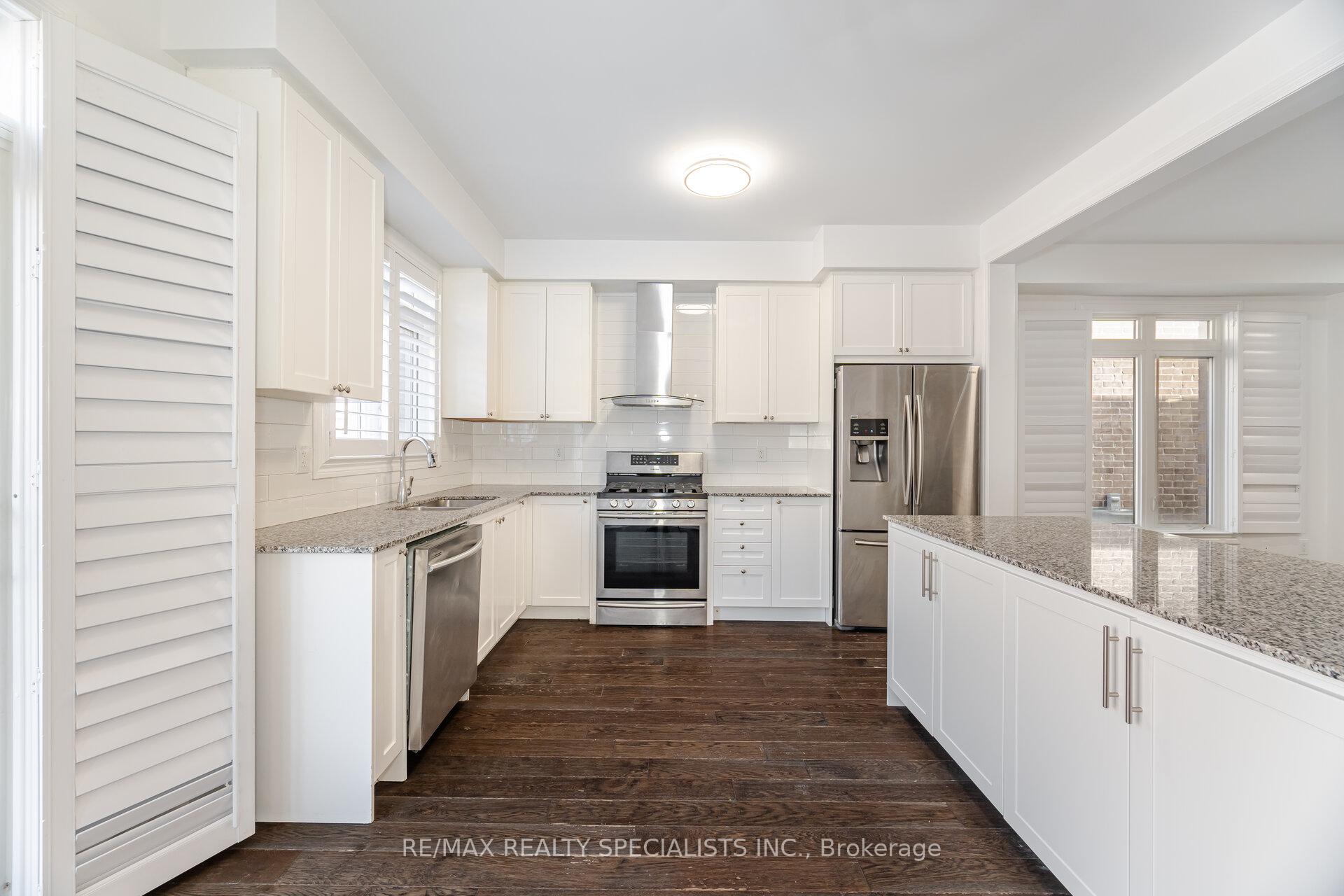 Photo 15 of 126 Algoma Drive, Vaughan, Kleinburg — HOMEH