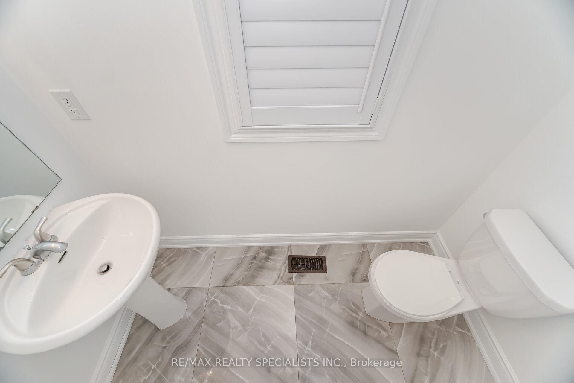 Photo 12 of 126 Algoma Drive, Vaughan, Kleinburg — HOMEH