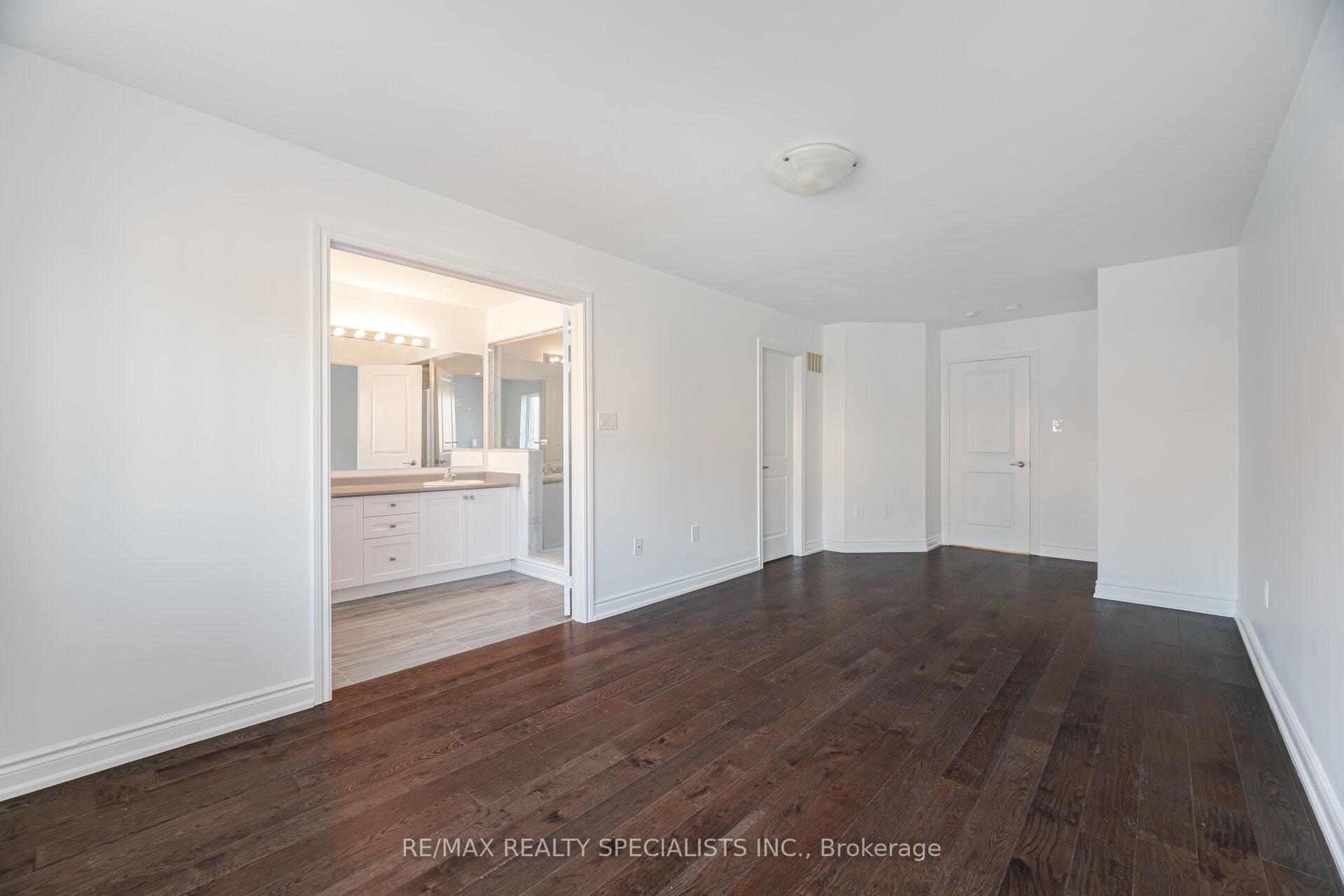 Photo 7 of 126 Algoma Drive, Vaughan, Kleinburg — HOMEH
