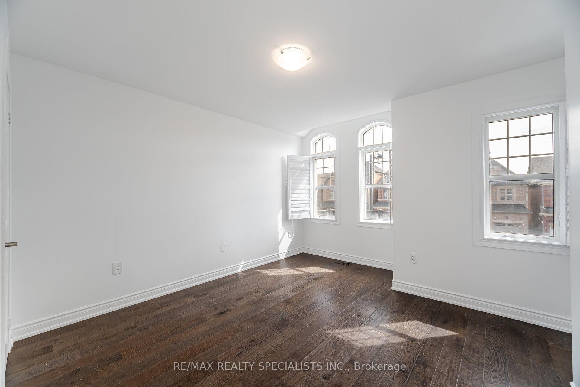Photo 19 of 126 Algoma Drive, Vaughan, Kleinburg — HOMEH