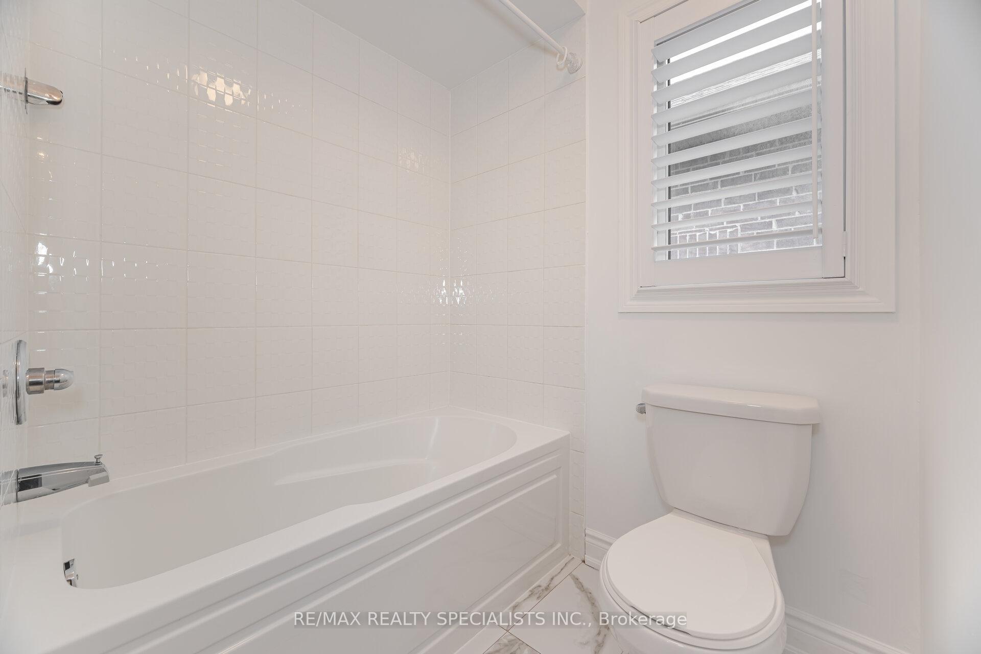 Photo 22 of 126 Algoma Drive, Vaughan, Kleinburg — HOMEH