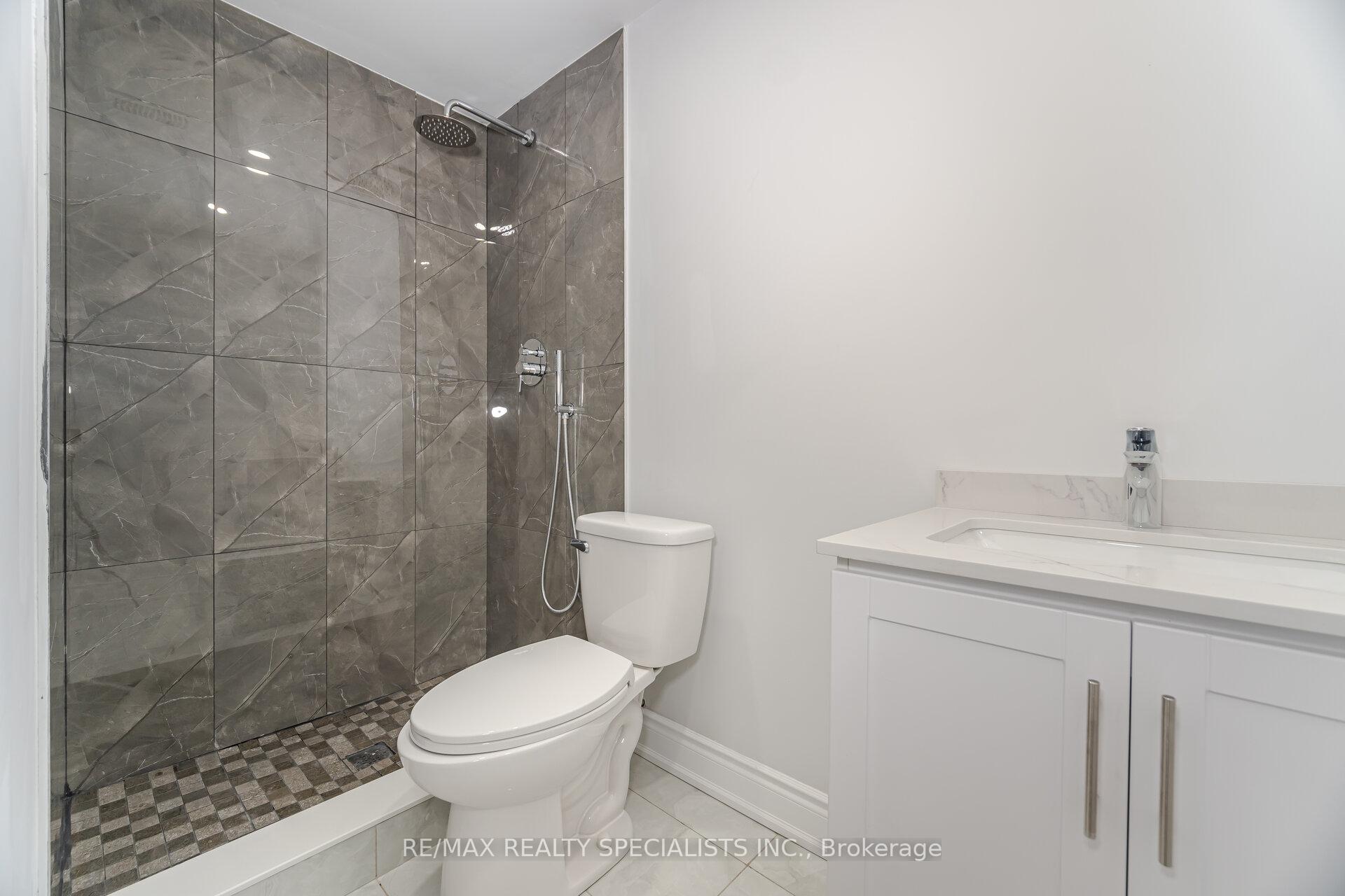 Photo 25 of 126 Algoma Drive, Vaughan, Kleinburg — HOMEH