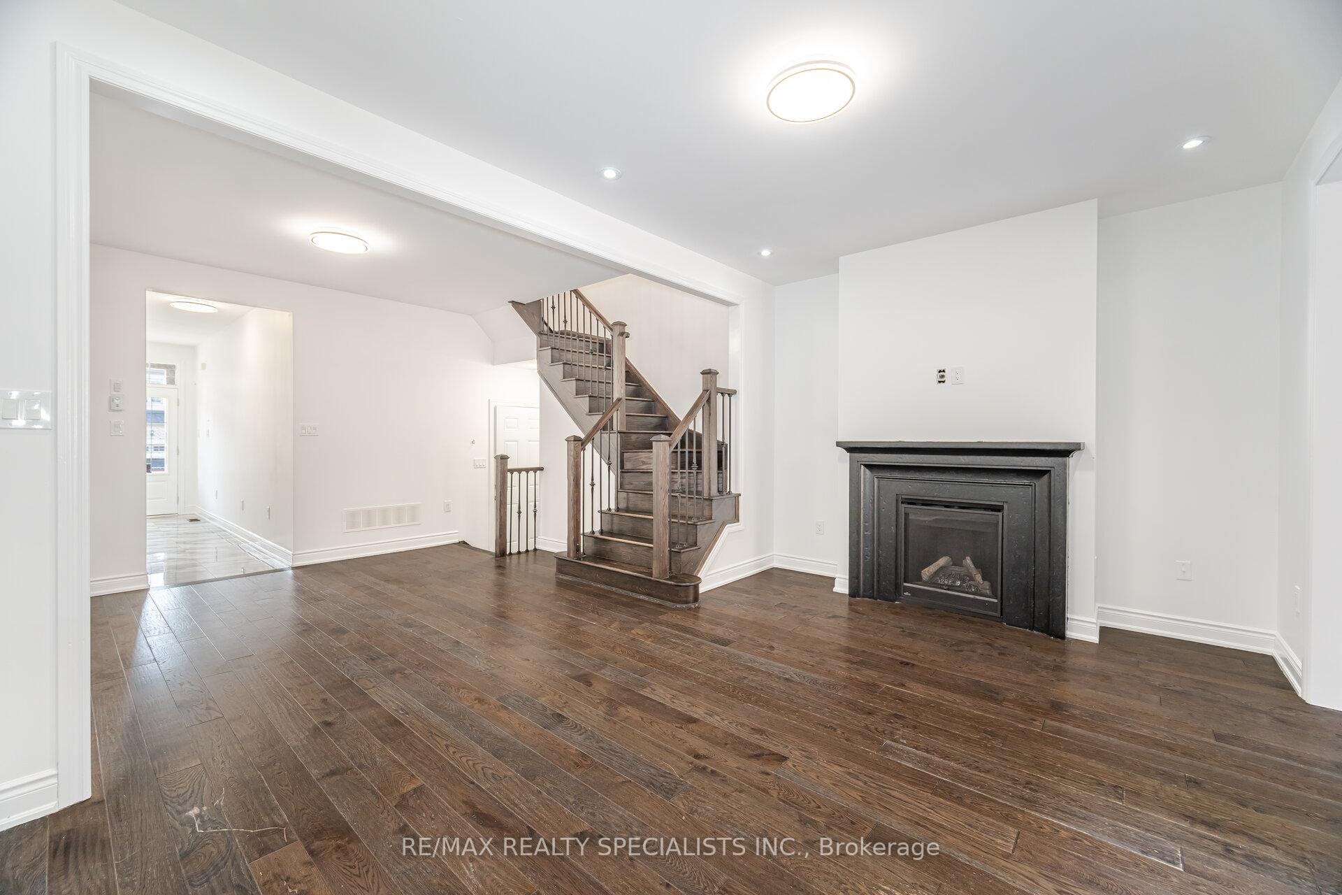 Photo 28 of 126 Algoma Drive, Vaughan, Kleinburg — HOMEH