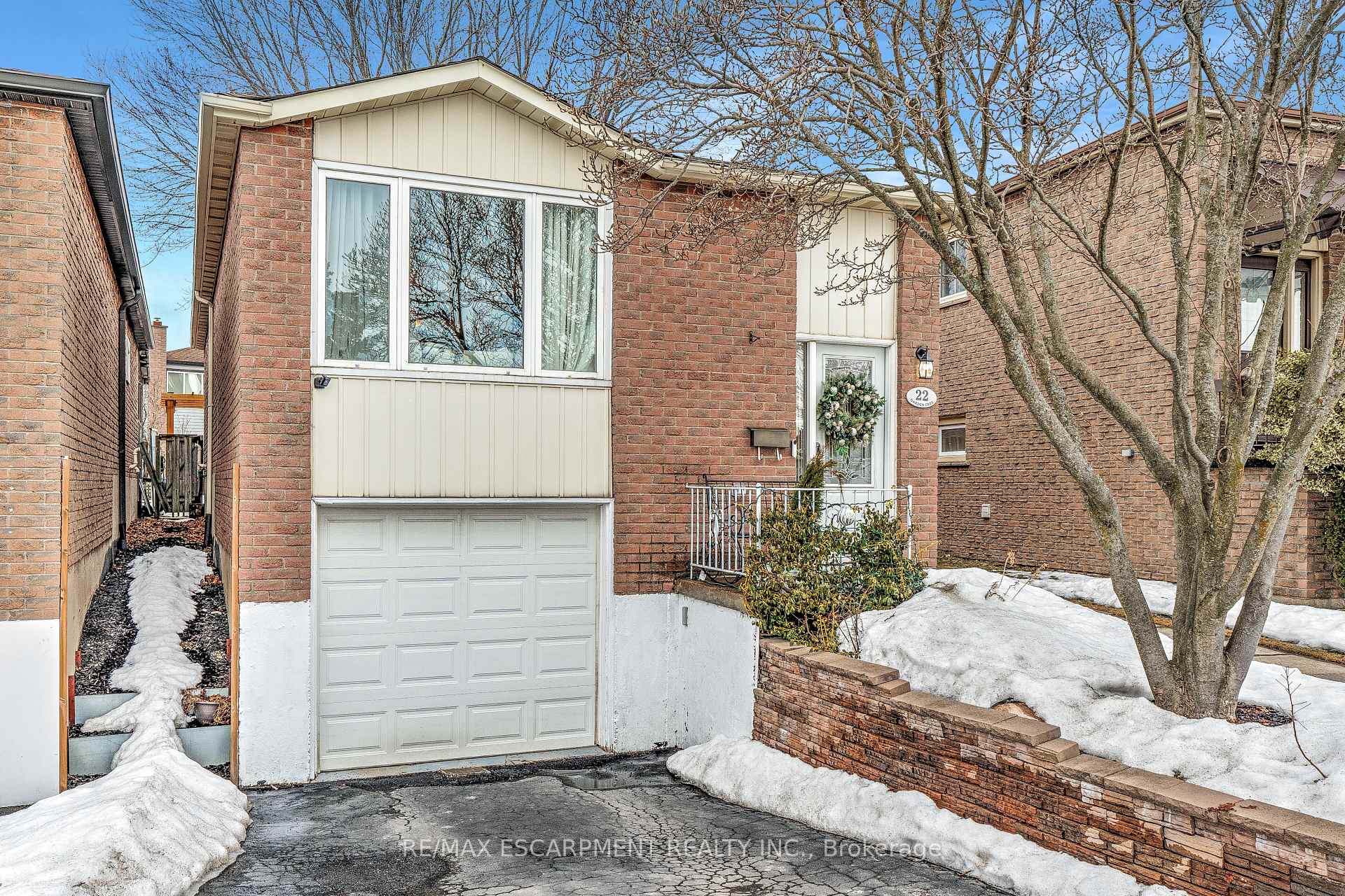 Photo 1 of 22 Garden Crescent, Hamilton, Burkholme — HOMEH