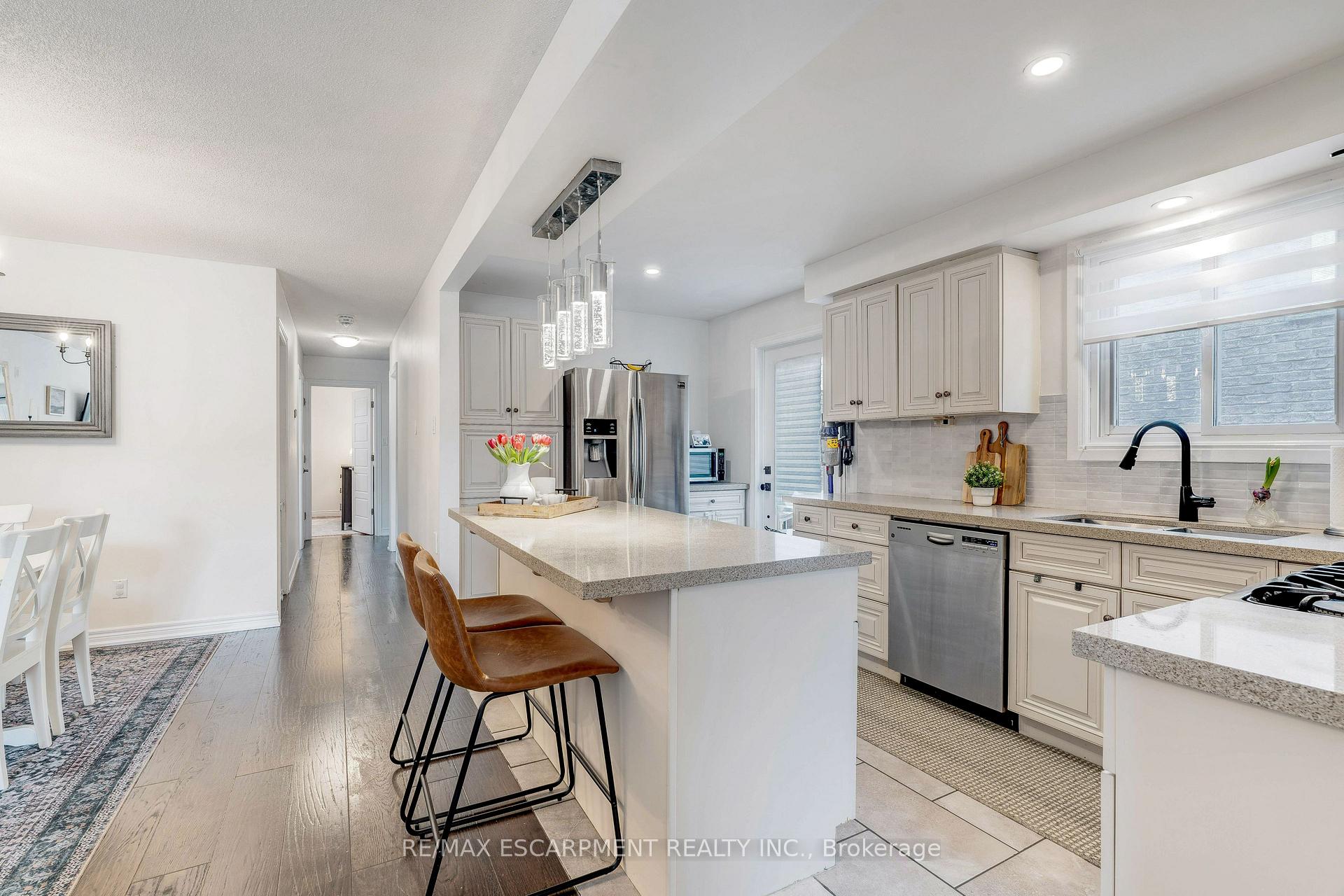 Photo 6 of 22 Garden Crescent, Hamilton, Burkholme — HOMEH
