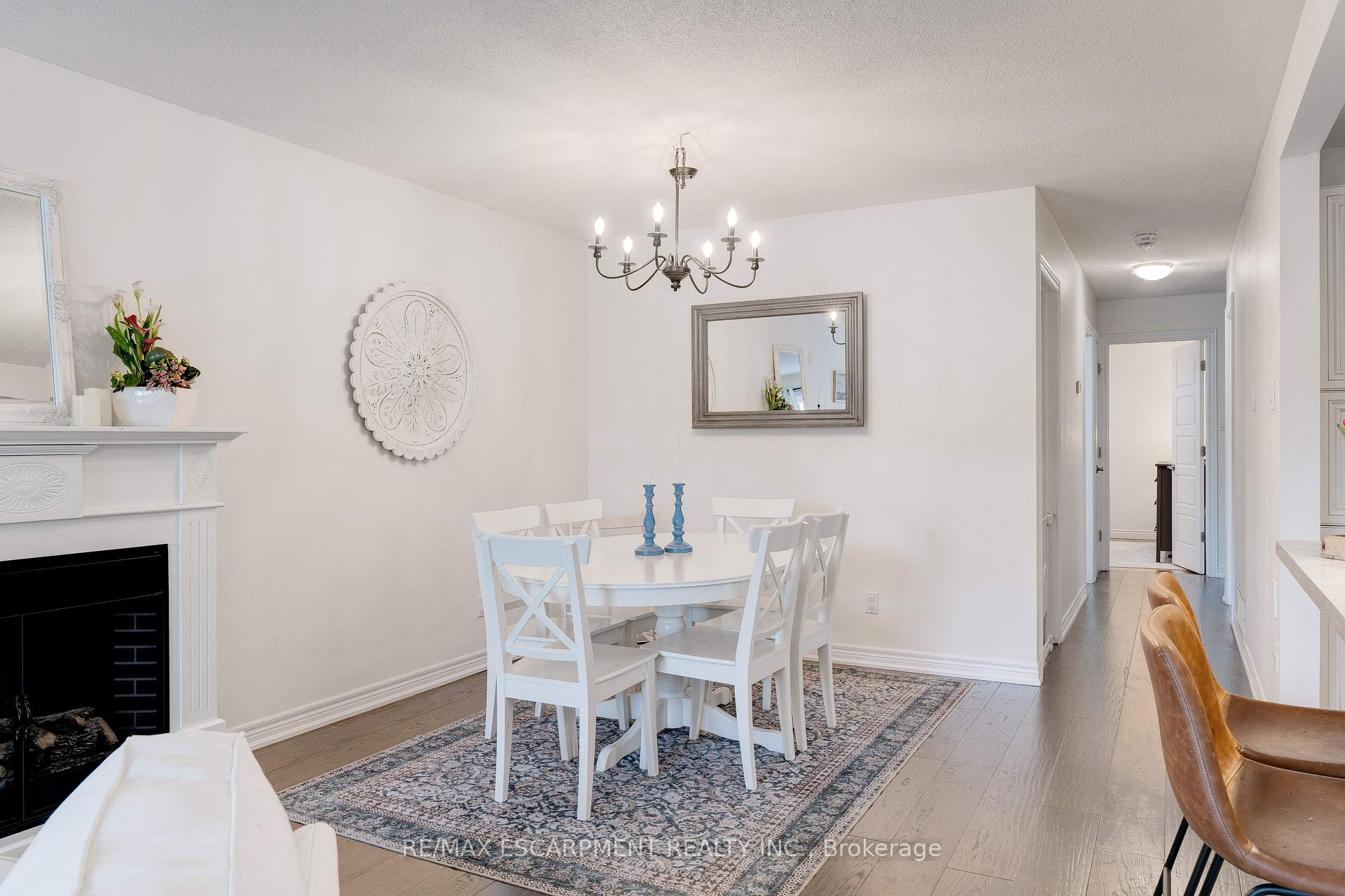 Photo 4 of 22 Garden Crescent, Hamilton, Burkholme — HOMEH