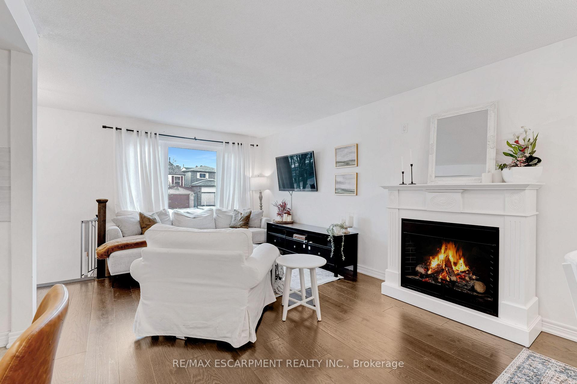 Photo 13 of 22 Garden Crescent, Hamilton, Burkholme — HOMEH