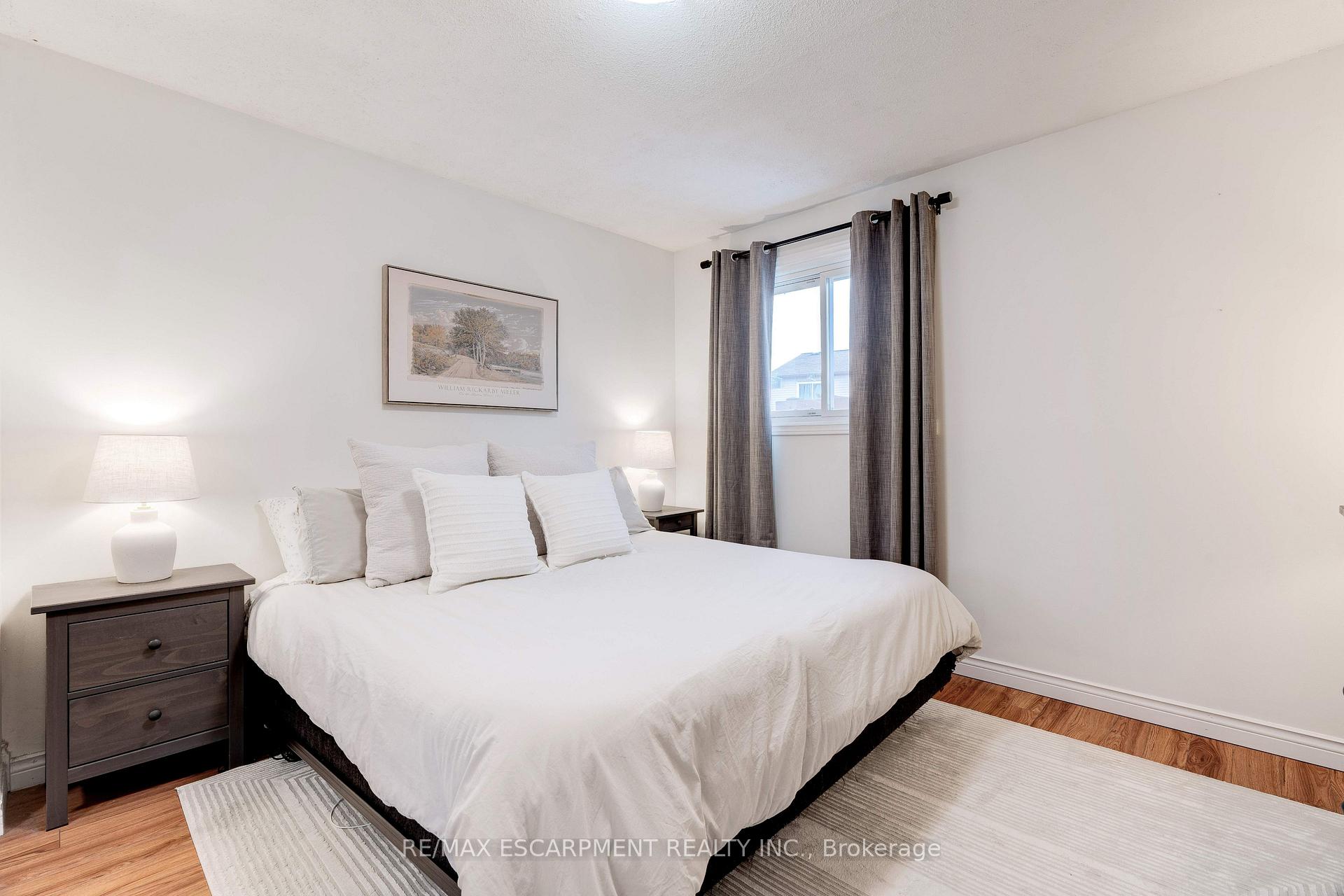 Photo 14 of 22 Garden Crescent, Hamilton, Burkholme — HOMEH
