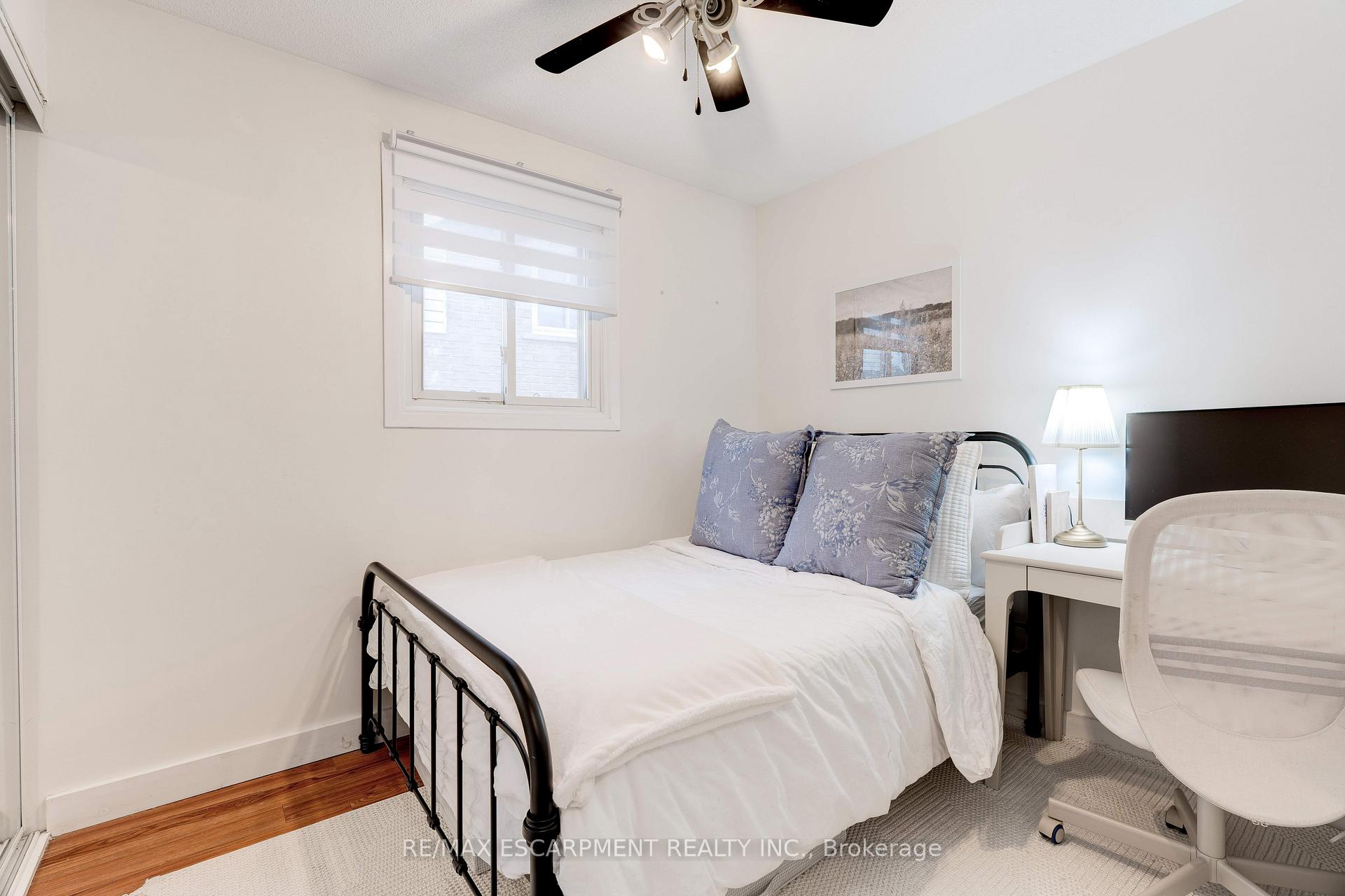 Photo 12 of 22 Garden Crescent, Hamilton, Burkholme — HOMEH