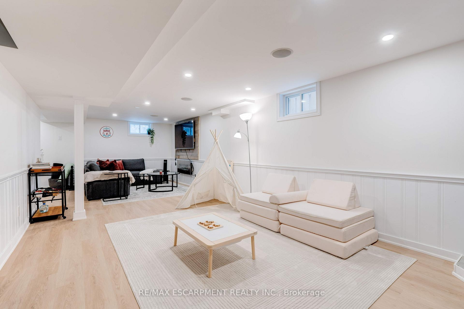 Photo 9 of 22 Garden Crescent, Hamilton, Burkholme — HOMEH