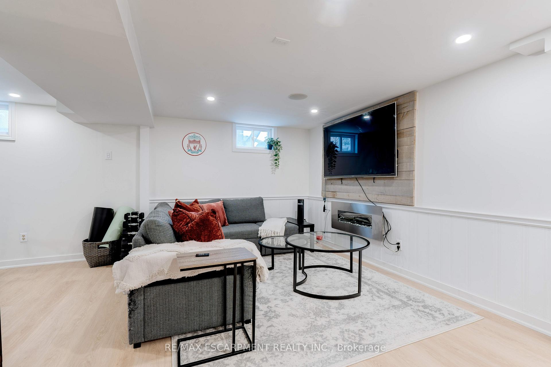 Photo 16 of 22 Garden Crescent, Hamilton, Burkholme — HOMEH