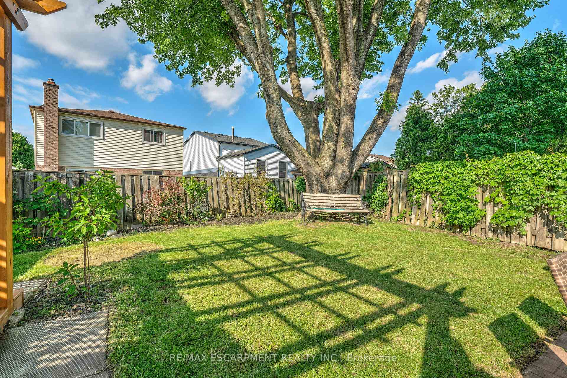 Photo 24 of 22 Garden Crescent, Hamilton, Burkholme — HOMEH