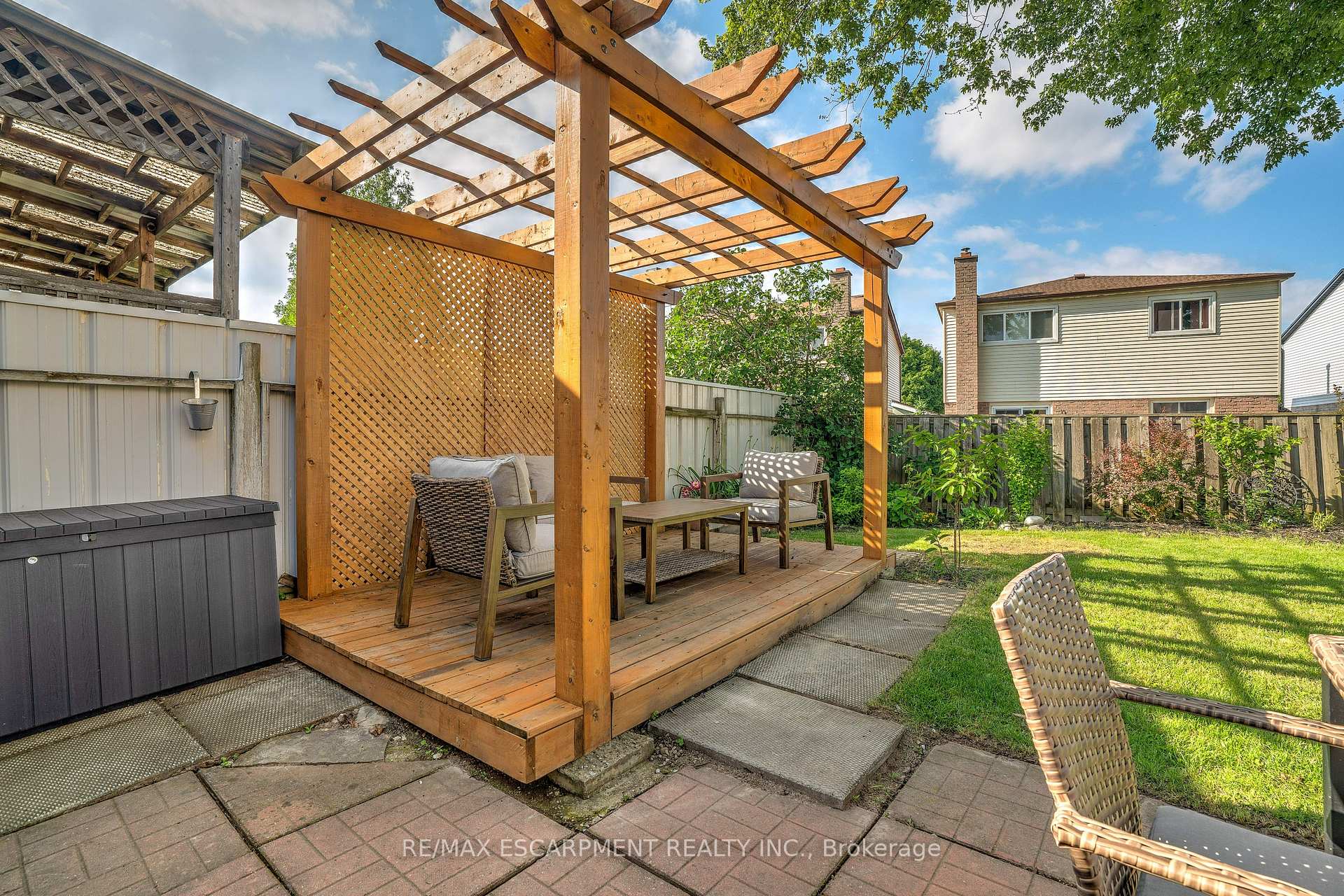 Photo 23 of 22 Garden Crescent, Hamilton, Burkholme — HOMEH