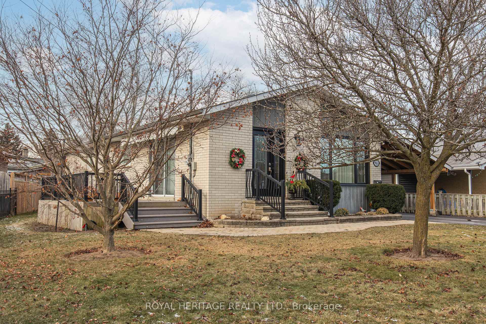 Photo 5 of 963 Timmins Gardens, Pickering, Bay Ridges — HOMEH