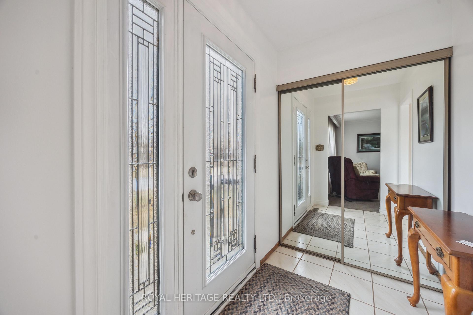 Photo 2 of 963 Timmins Gardens, Pickering, Bay Ridges — HOMEH